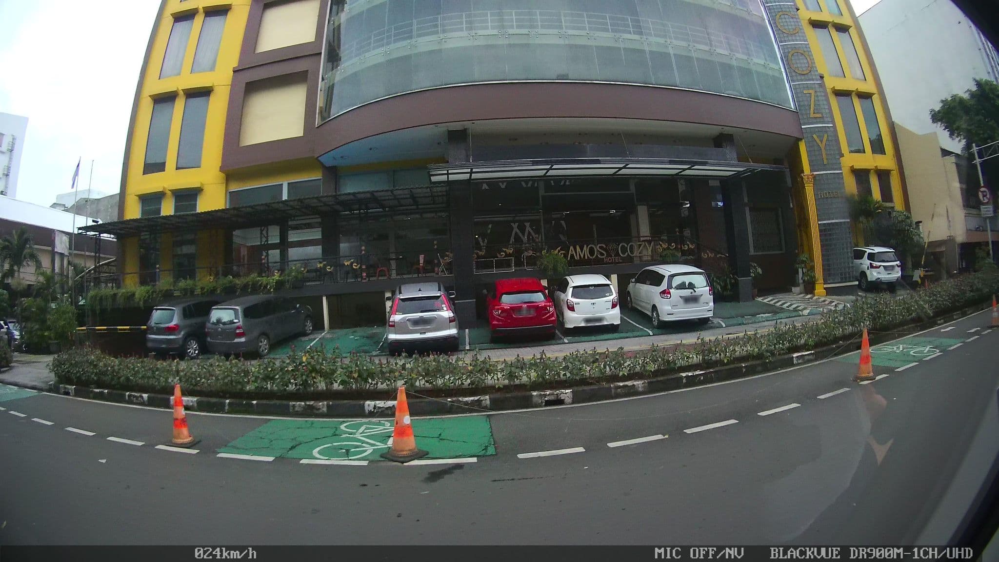 Street view near Amos Cozy Hotel (BLOK M Jak-Sel), Jakarta — © kaart_2 (CC BY-SA · Mapillary)