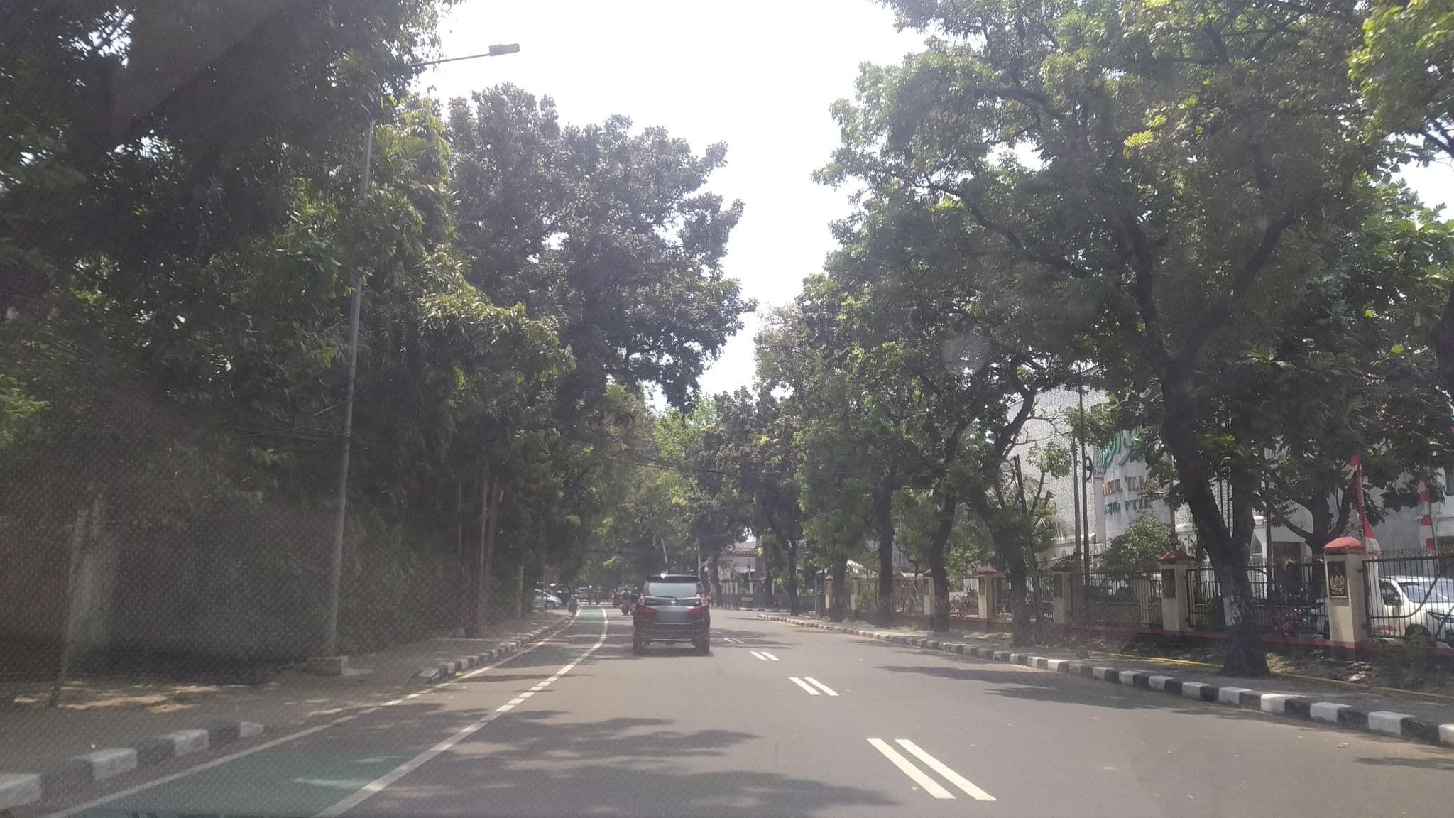 Street view near Hotel Ambhara Room 4420, Jakarta — © benjidad (CC BY-SA · Mapillary)