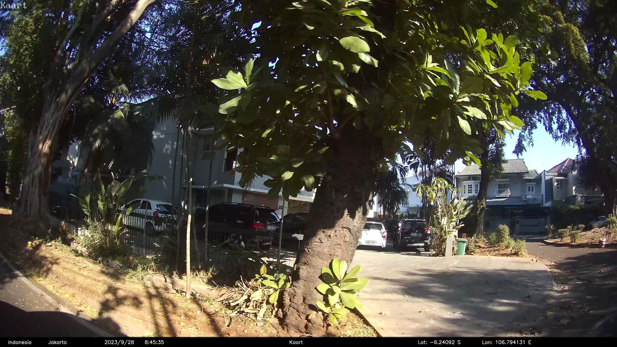 Street view near Hotel & Resort Danau Dariza, Jakarta — © kaart_2 (CC BY-SA · Mapillary)