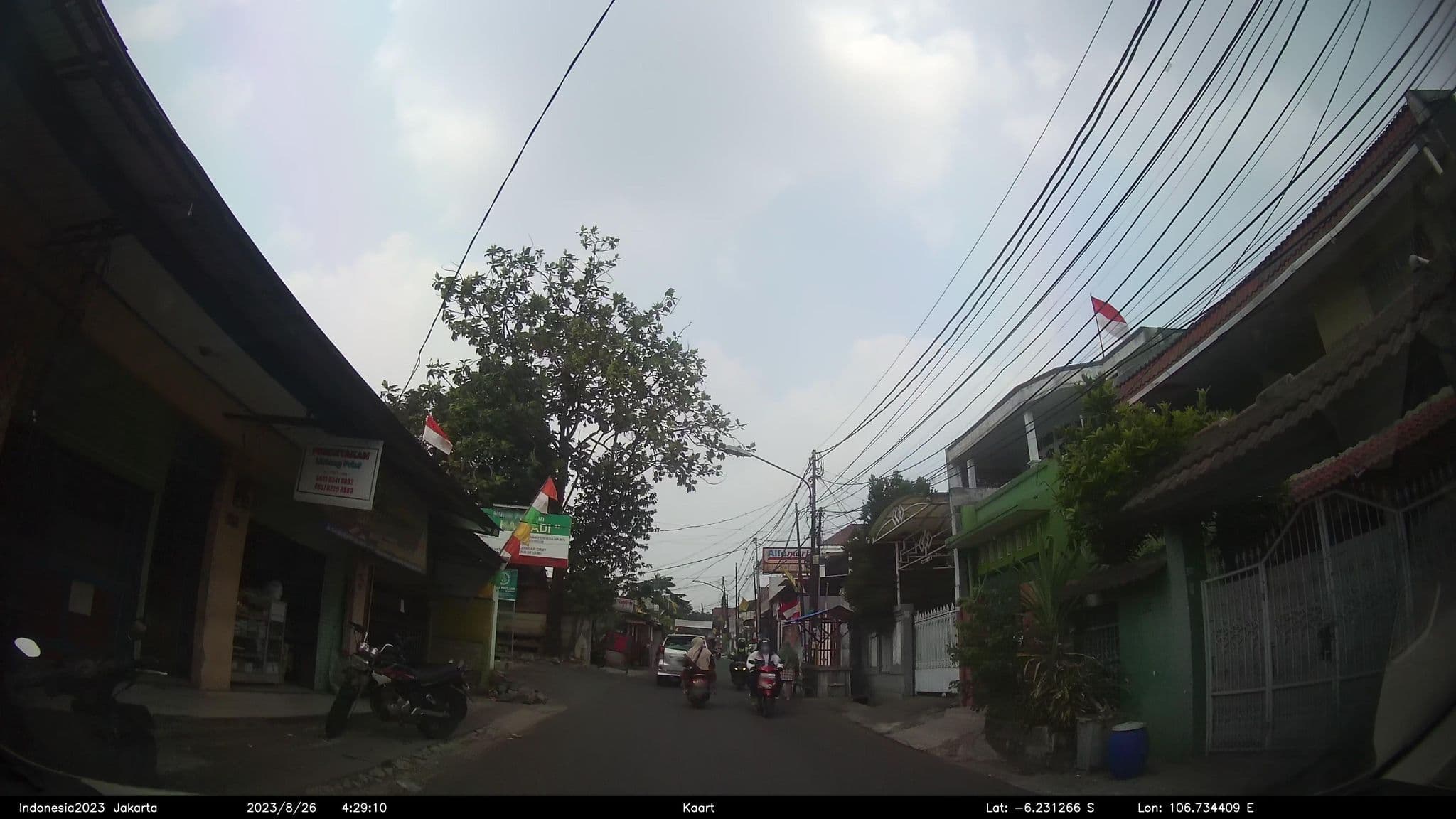 Street view near Beijing Jinglun Hotel, Ciputat — © kaart_2 (CC BY-SA · Mapillary)