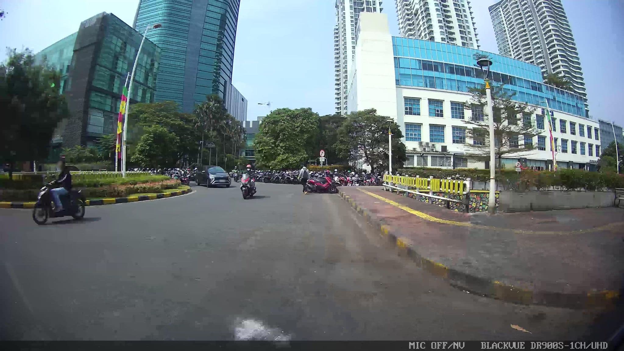 Street view near Room 606 , Jade Palace Hotel, Ciputat — © kaart_3 (CC BY-SA · Mapillary)