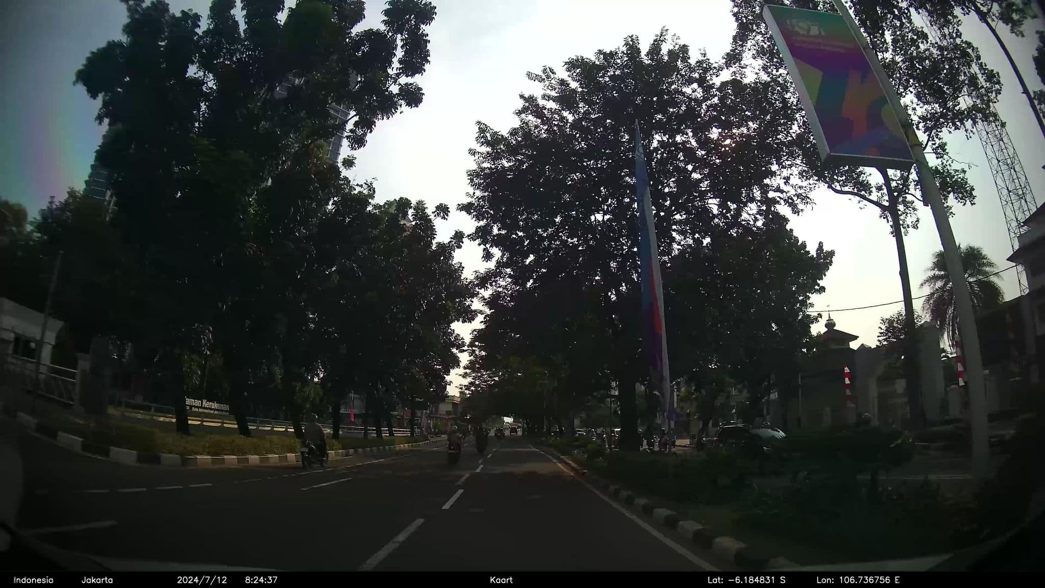 Street view near Barat Punya Cerita, Ciputat — © kaart_4 (CC BY-SA · Mapillary)