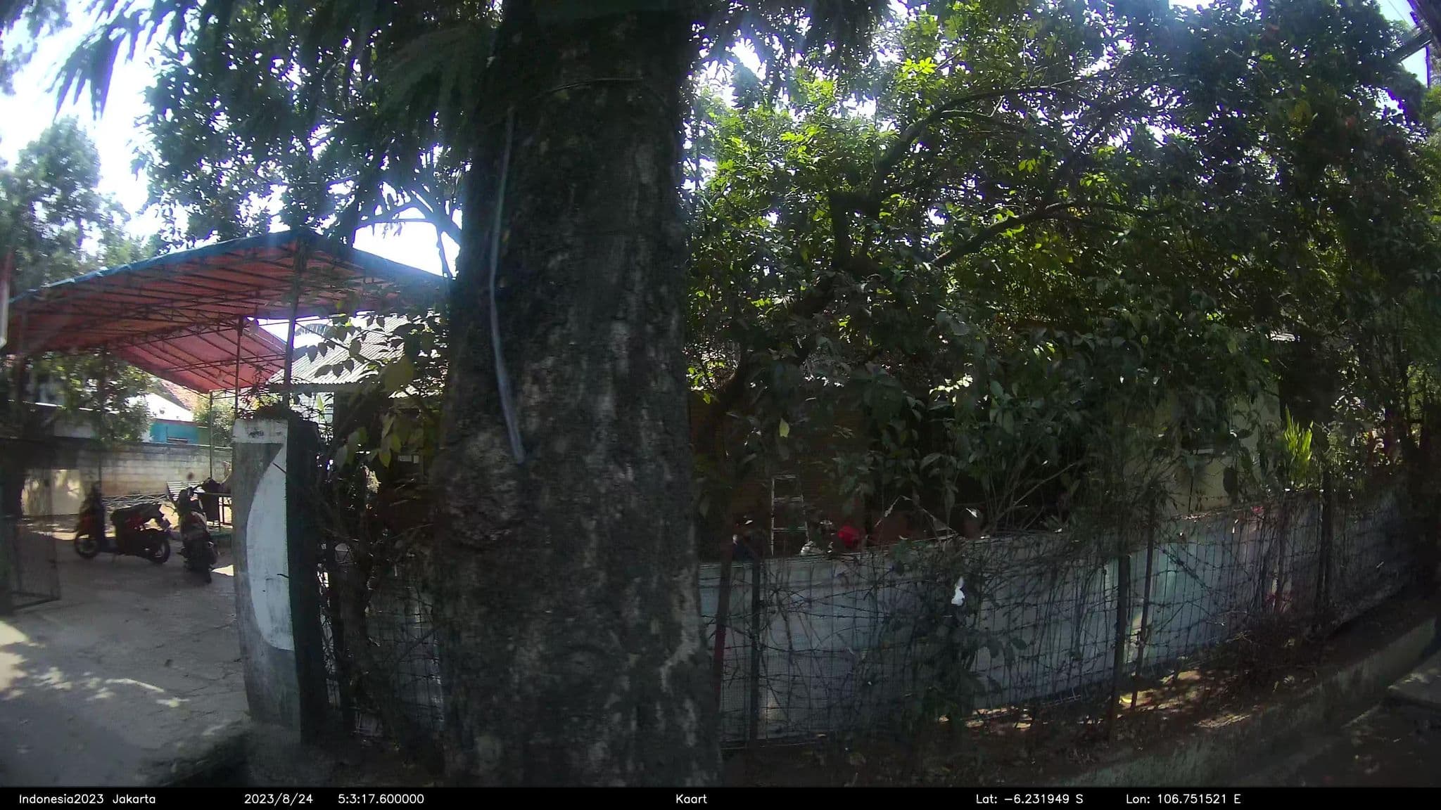 Street view near Mikie Holiday Resort, Ciputat — © kaart_2 (CC BY-SA · Mapillary)