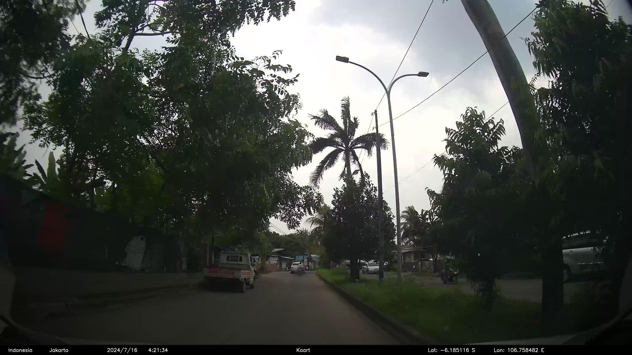 Street view near Amaroosa Hotel, Ciputat — © kaart_3 (CC BY-SA · Mapillary)