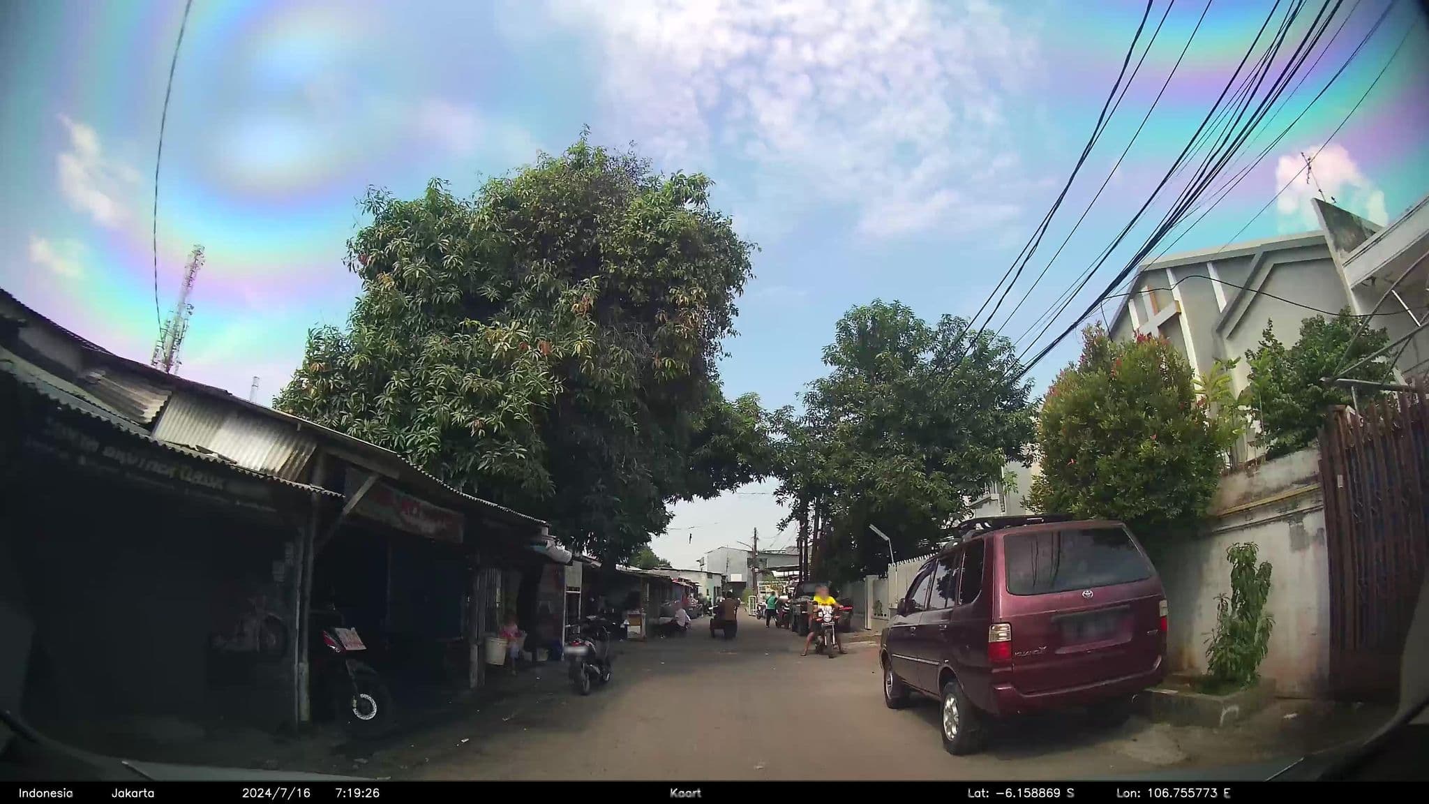 Street view near Icolandia's hotel, Ciputat — © kaart_3 (CC BY-SA · Mapillary)