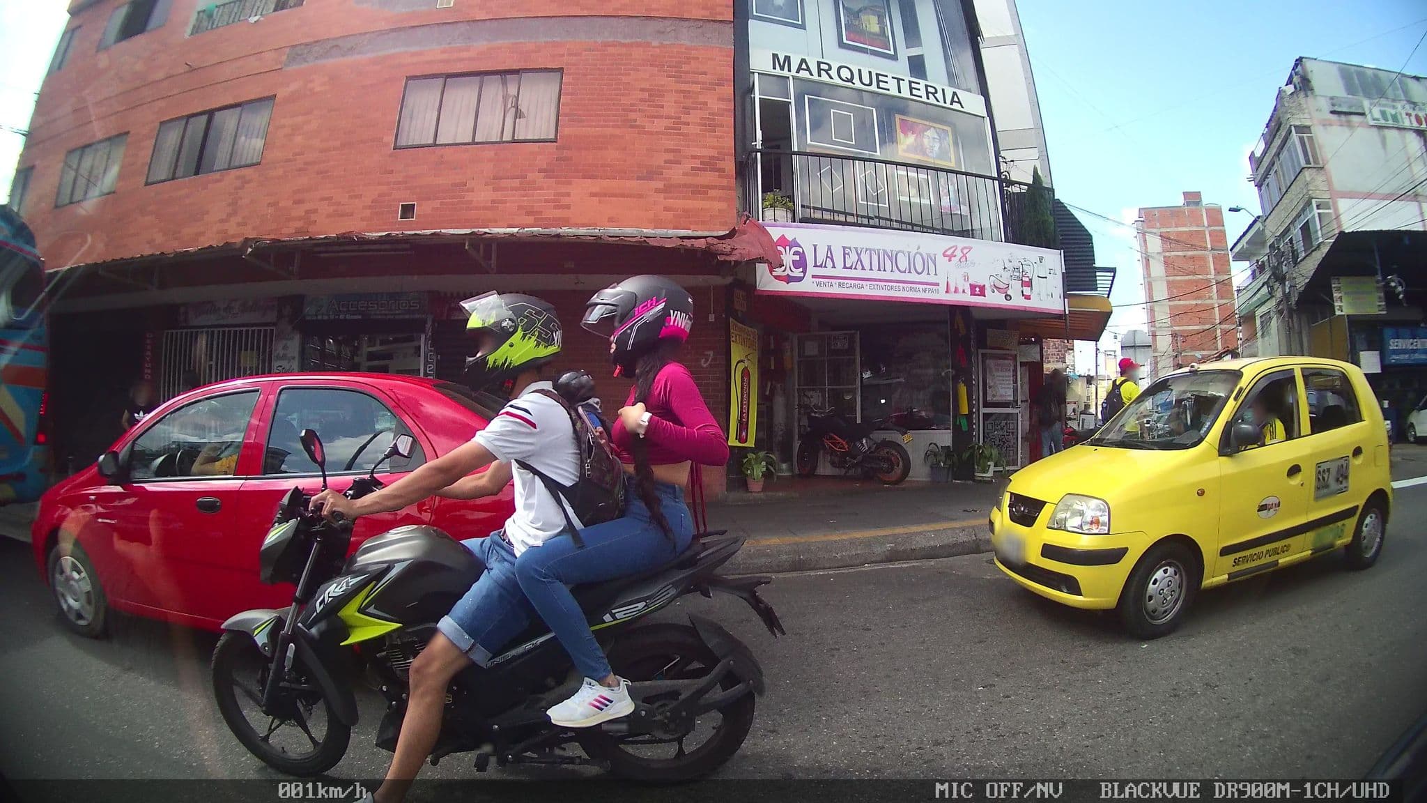 Street view near Hotel BRC, Bucaramanga — © kaart_2 (CC BY-SA · Mapillary)