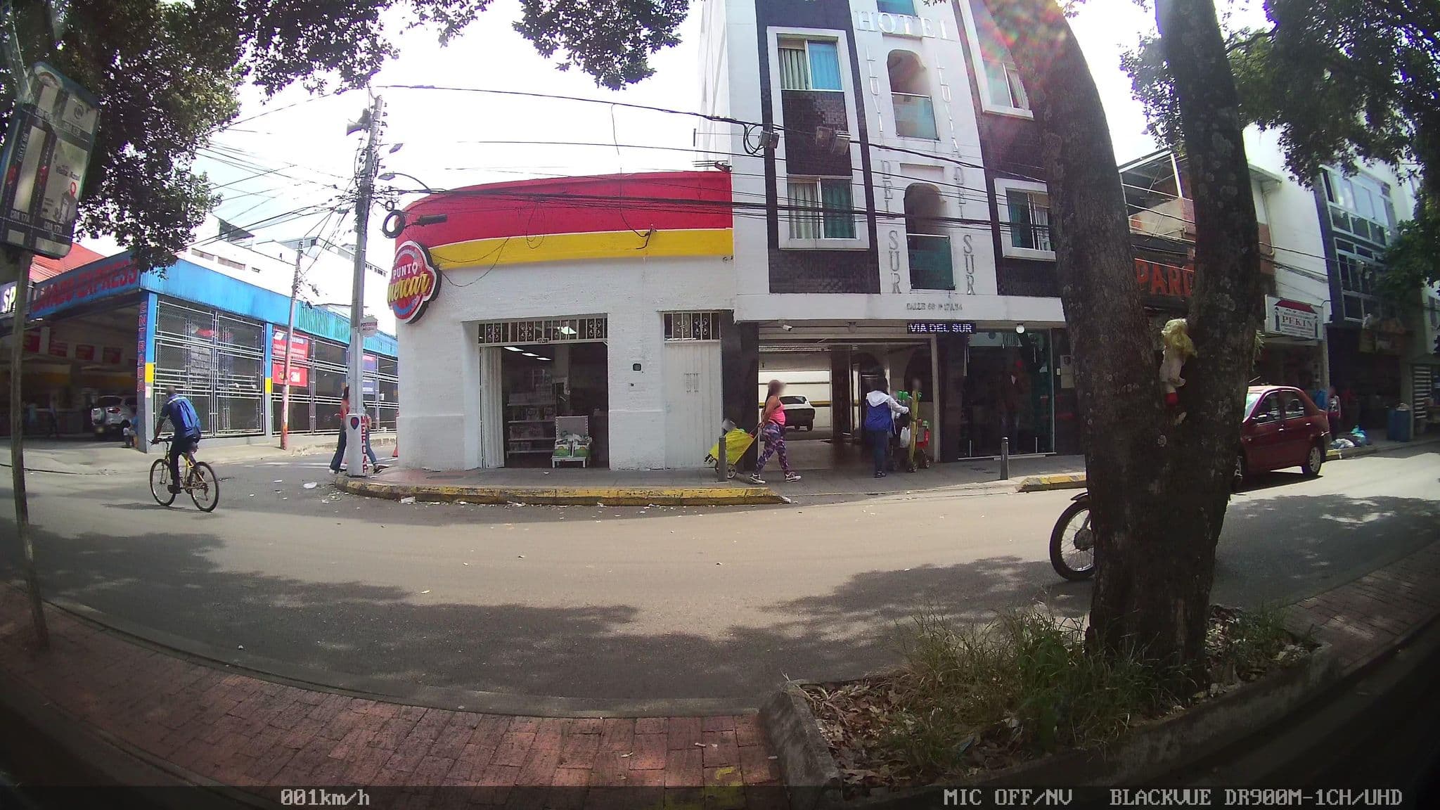 Street view near Hotel Lluvia del Sur, Bucaramanga — © kaart_2 (CC BY-SA · Mapillary)
