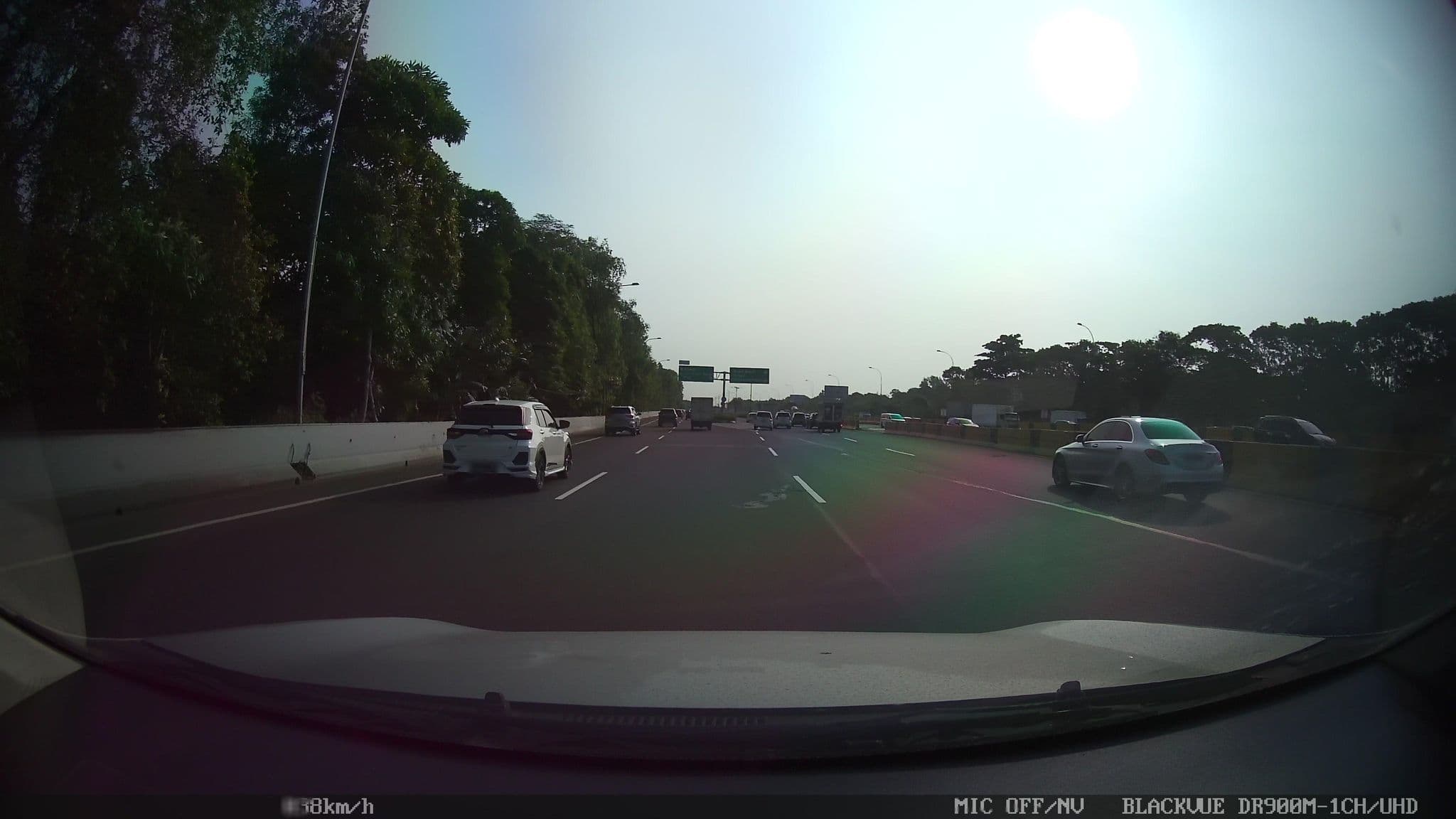 Street view near Mercure Jakarta Simatupang Hotel, Jakarta — © kaart_2 (CC BY-SA · Mapillary)