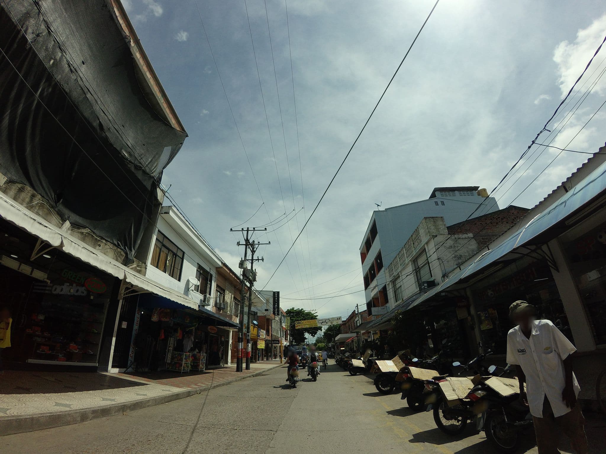 Street view near Hotel El Tesoro, La Dorada — © juliancastroz (CC BY-SA · Mapillary)