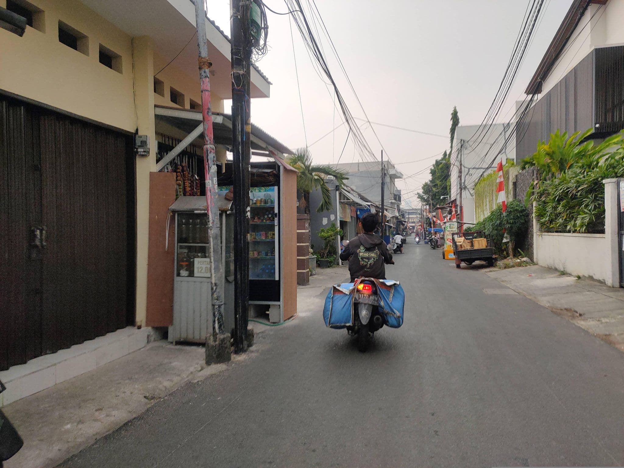 Street view near Cohaus, Jakarta — © Kaart_Local (CC BY-SA · Mapillary)