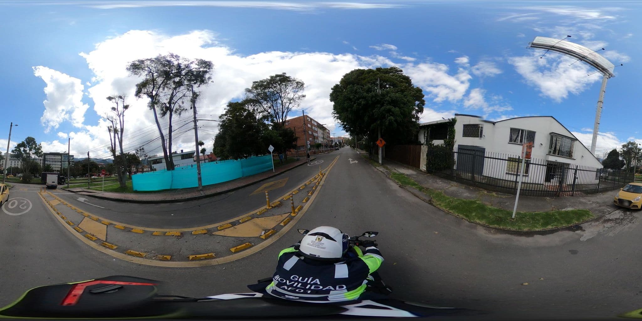 Street view near Hostel Heroes, Barrio San Luis — © rbolivar (CC BY-SA · Mapillary)