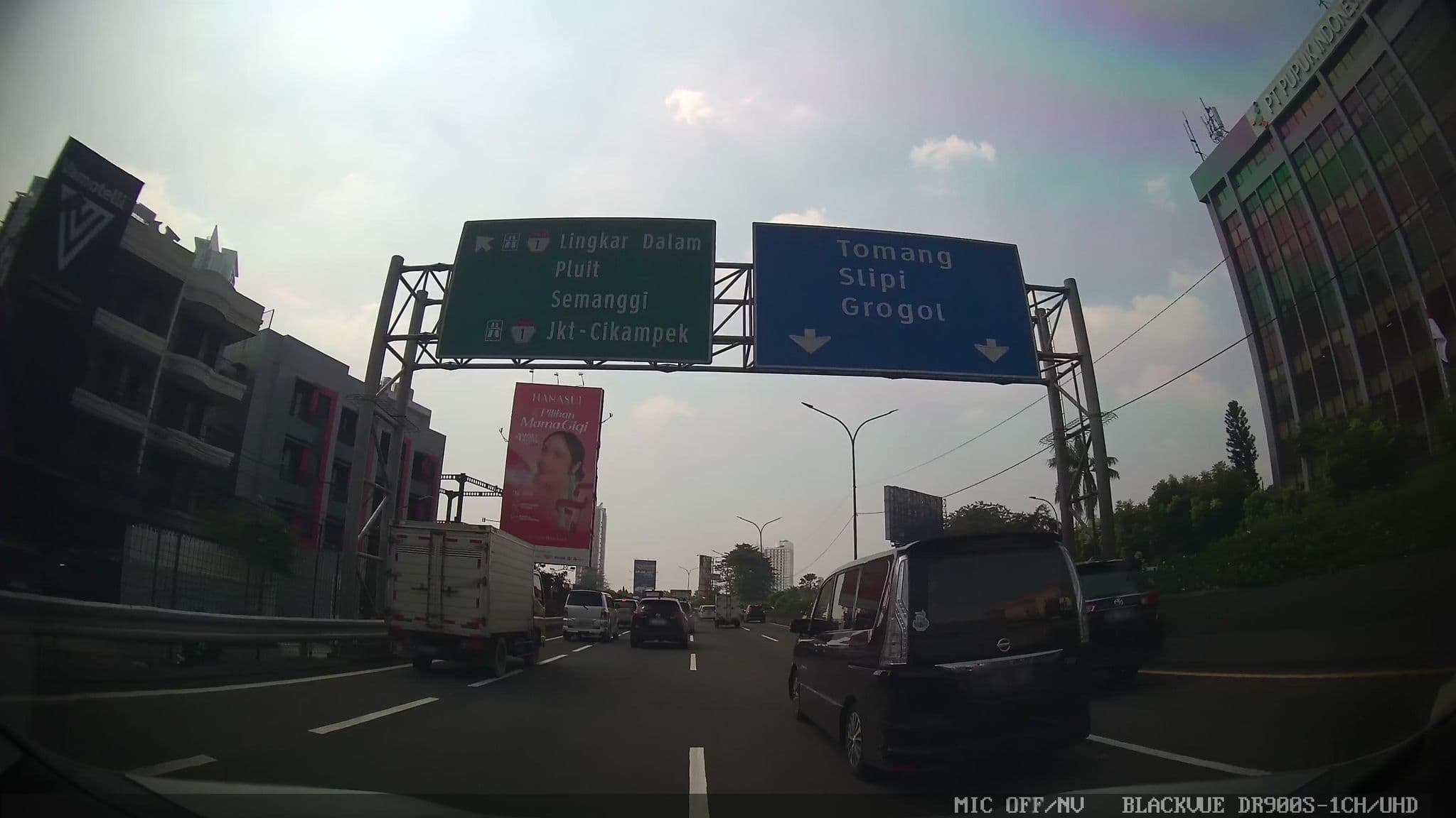 Street view near Restaurant n Bar - PULLMAN hotel's, Jakarta — © kaart_1 (CC BY-SA · Mapillary)