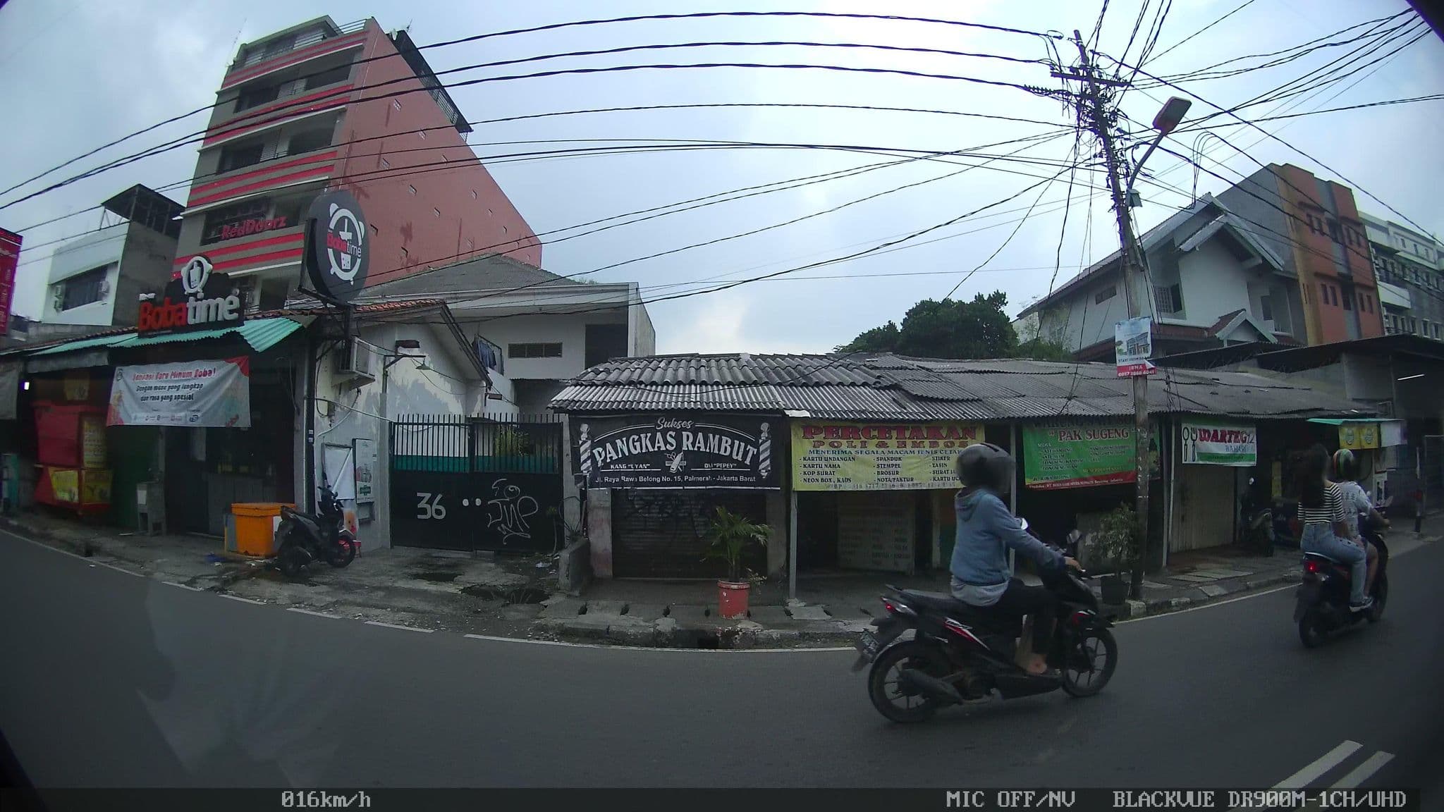 Street view near Club Crowne Plaza Hotel Jakarta, Jakarta — © kaart_1 (CC BY-SA · Mapillary)