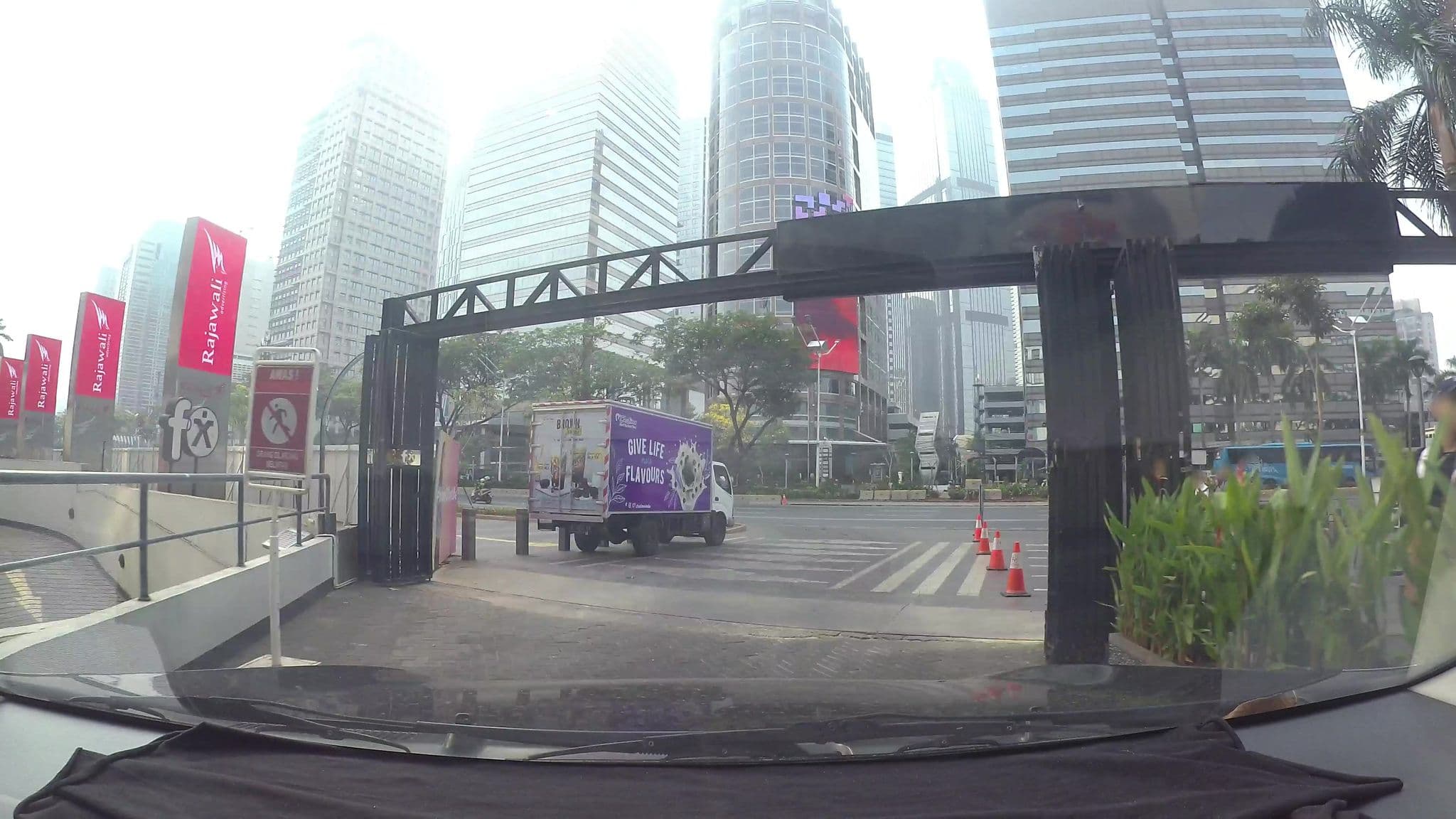 Street view near Harris Suite Hotel, Jakarta — © kaart_3 (CC BY-SA · Mapillary)