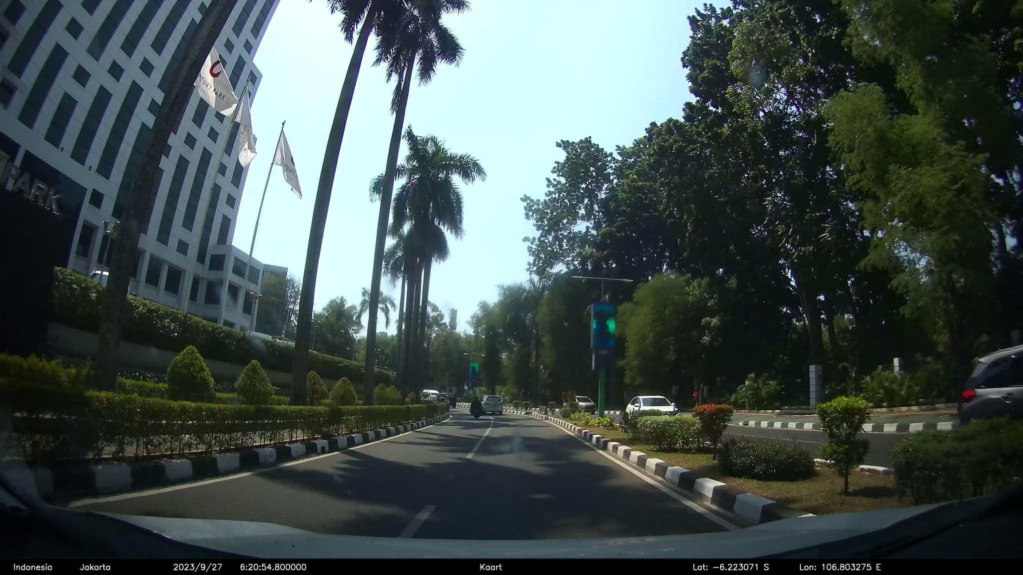 Street view near Hotel Atlet Century Park, Jakarta — © kaart_2 (CC BY-SA · Mapillary)