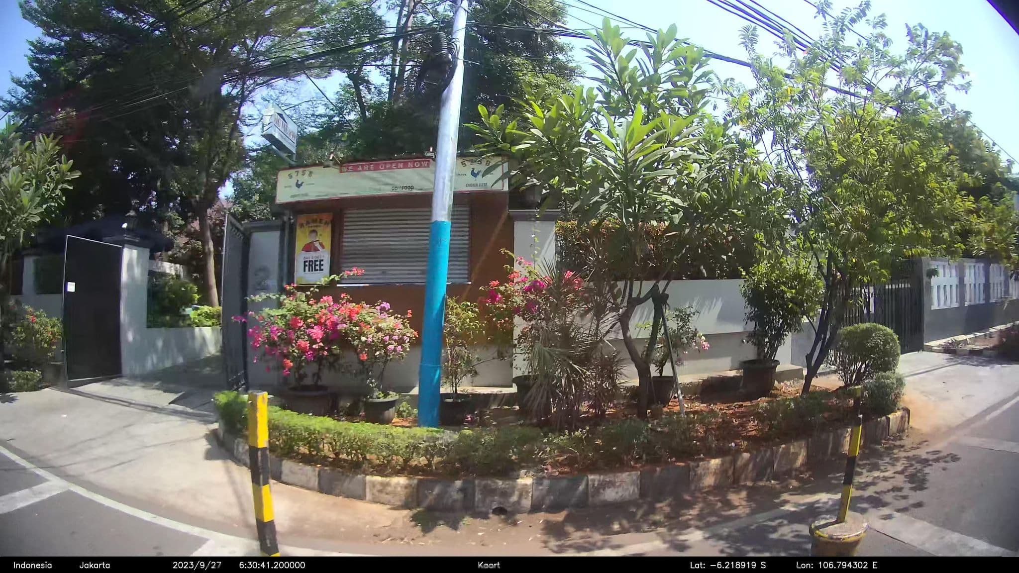 Street view near Airy, Jakarta — © kaart_2 (CC BY-SA · Mapillary)