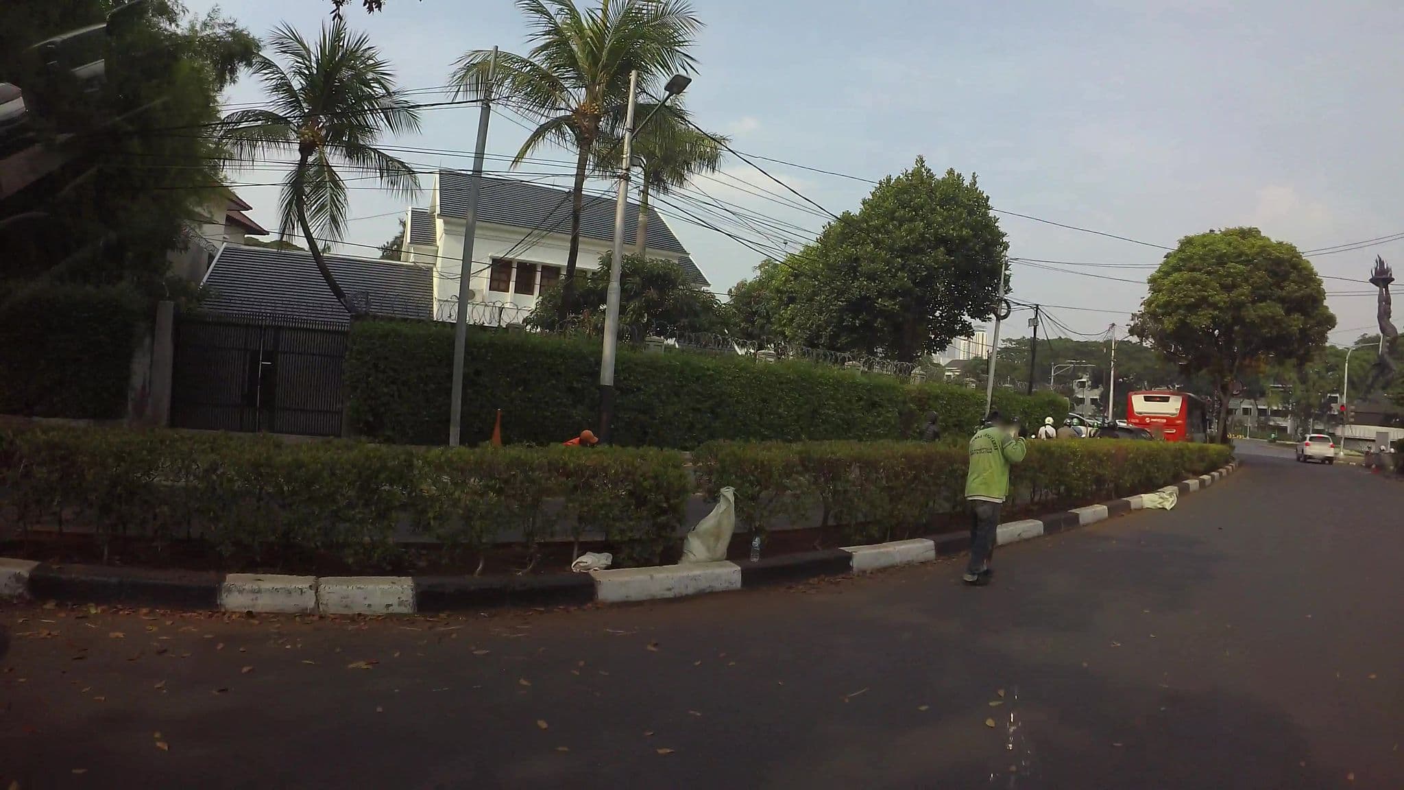Street view near Hotel Amaris, Jakarta — © kaart_3 (CC BY-SA · Mapillary)