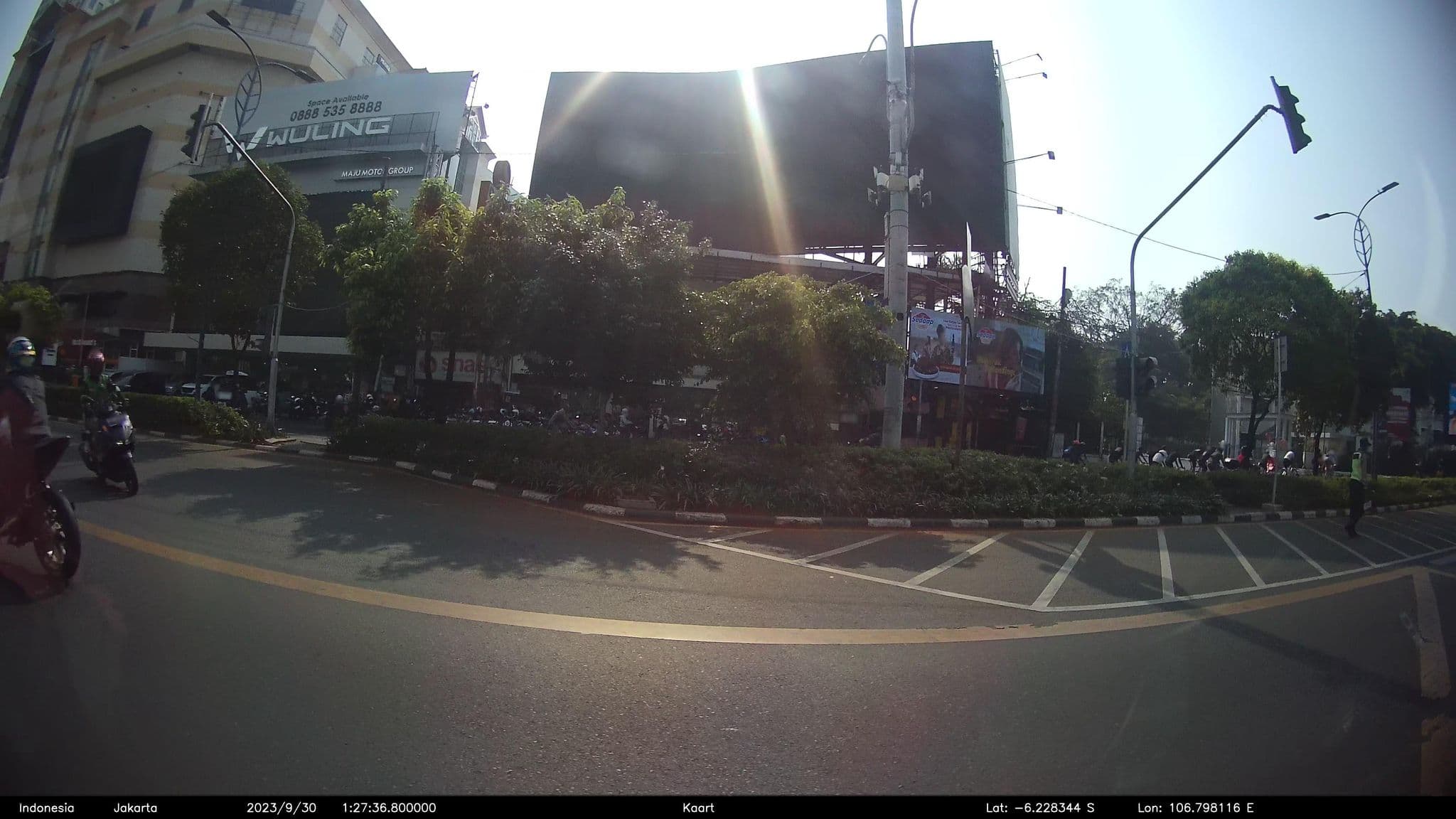 Street view near Hotel sidney, Jakarta — © kaart_2 (CC BY-SA · Mapillary)
