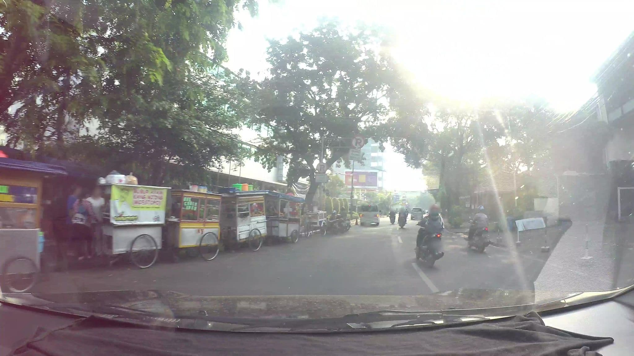 Street view near Club Lounge InterContinental, Jakarta — © kaart_3 (CC BY-SA · Mapillary)