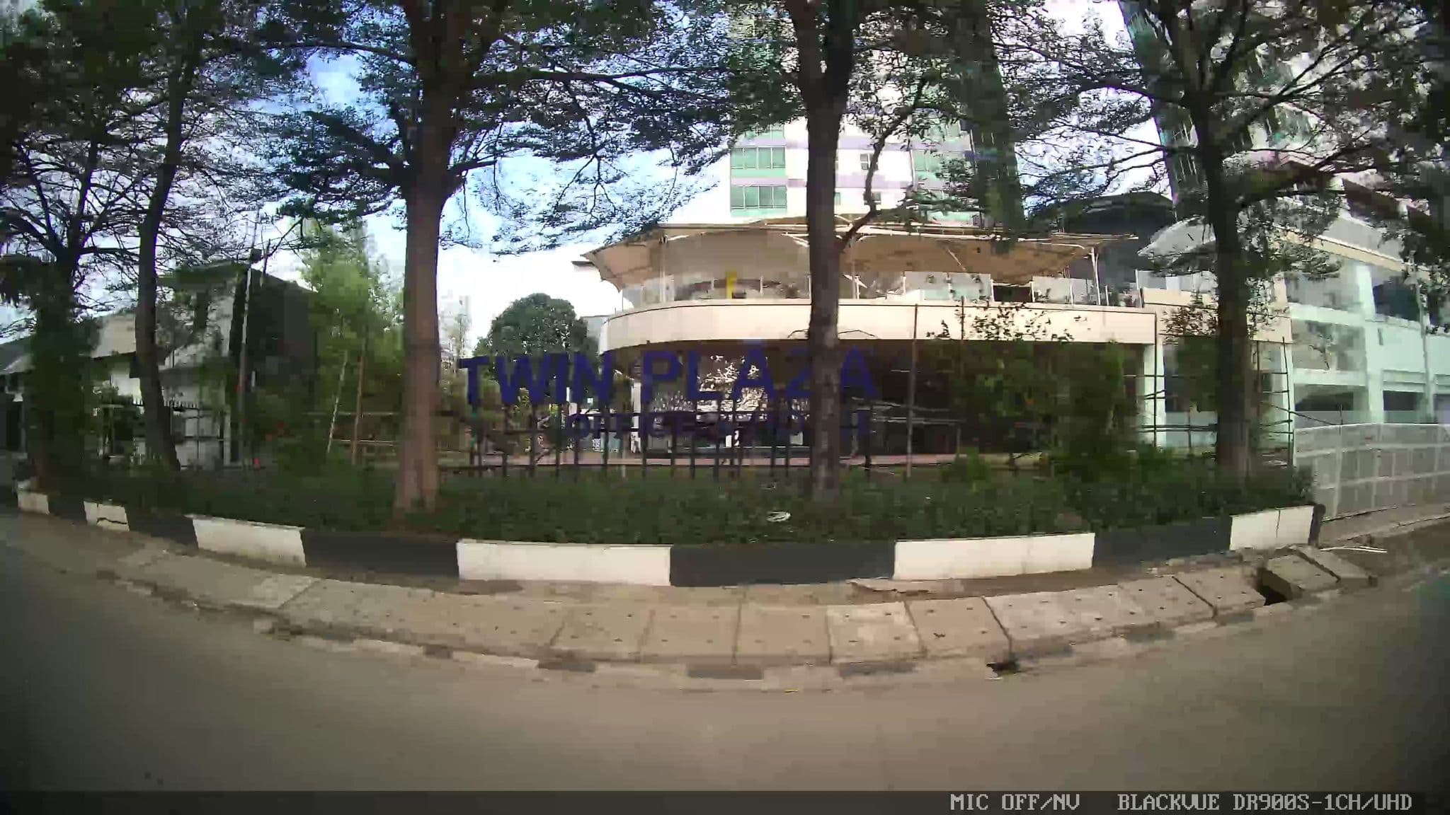 Street view near Merica Room Hotel Menara Peninsula, Jakarta — © Kaart---LEFT (CC BY-SA · Mapillary)