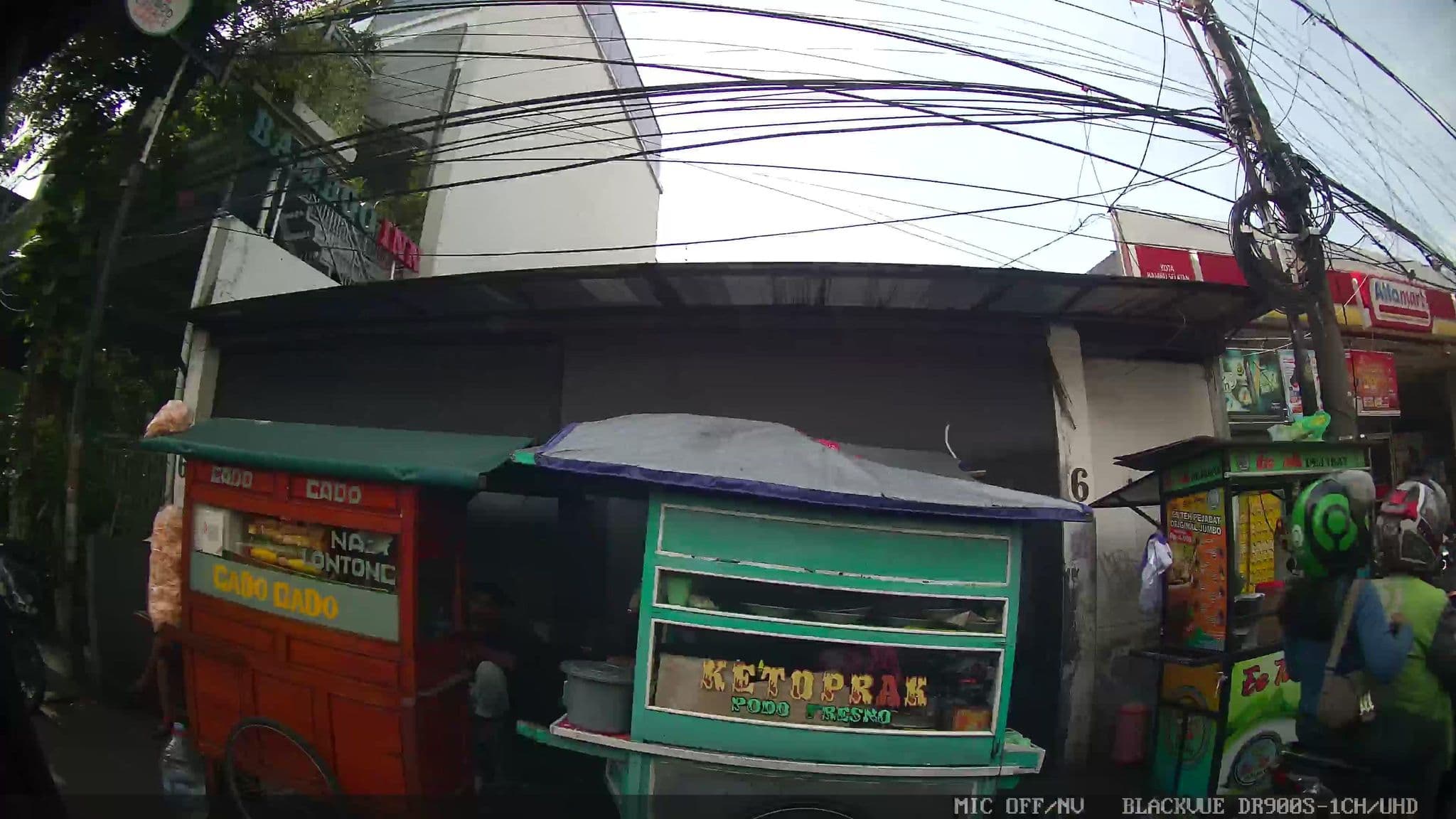 Street view near Bambu Inn, Jakarta — © Kaart---RIGHT (CC BY-SA · Mapillary)