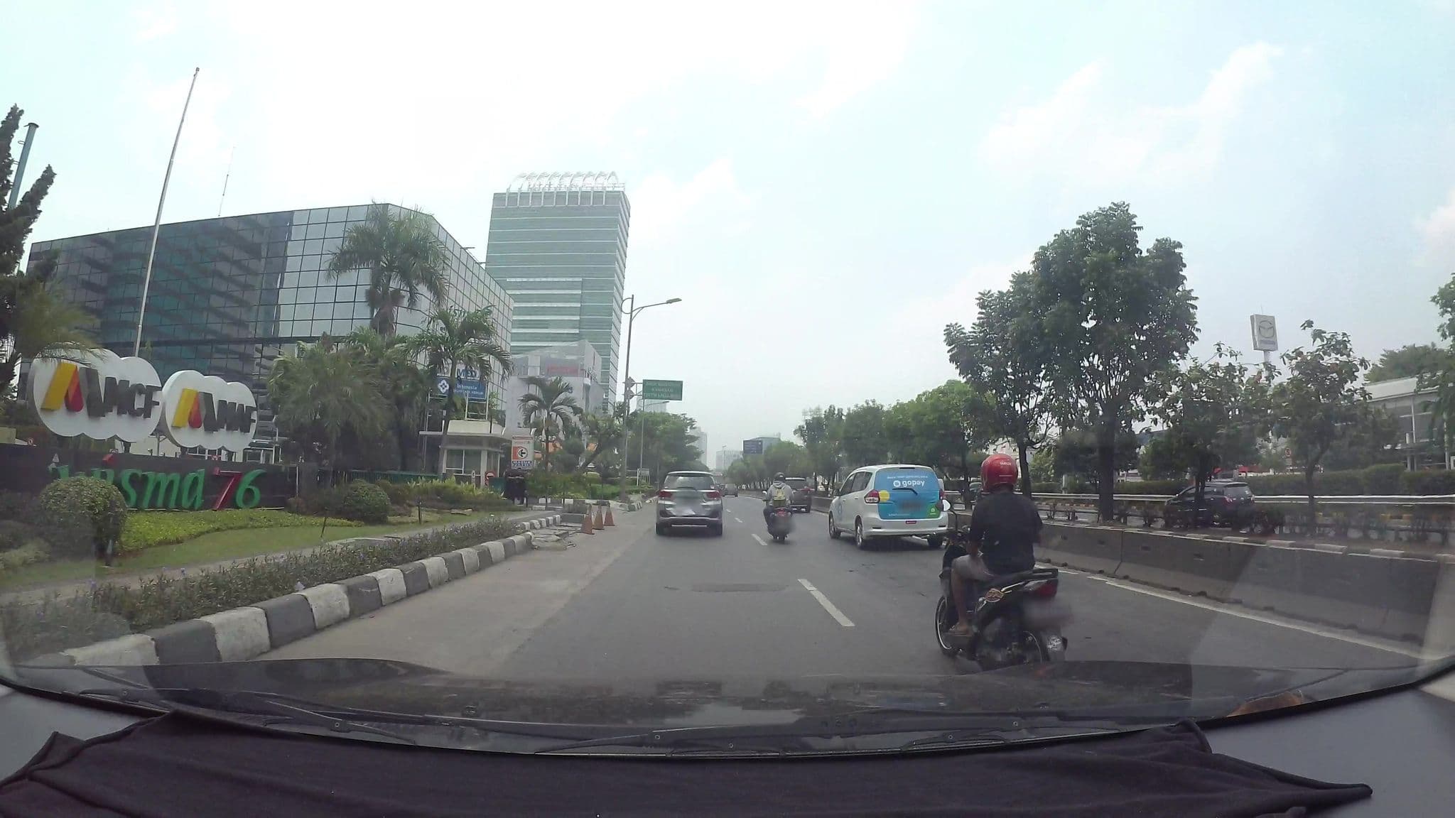 Street view near Harris Hotel - Tuban, Jakarta — © kaart_3 (CC BY-SA · Mapillary)