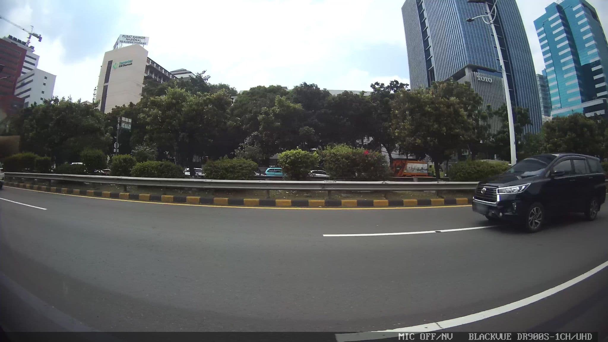 Street view near Twin Plaza Hotel, Jakarta — © kaart_4 (CC BY-SA · Mapillary)