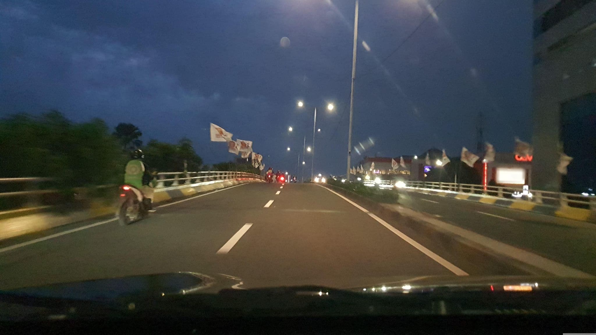 Street view near Kunir 3 M ffloor Peninsula, Jakarta — © FotoPeta (CC BY-SA · Mapillary)