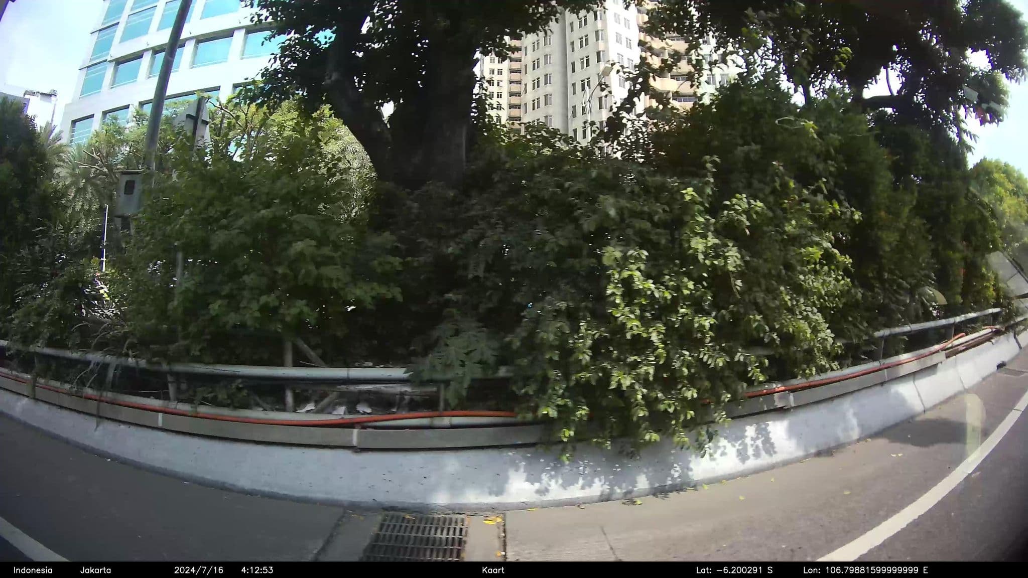 Street view near Bamboo Inn Hotel & Cafe, Jakarta — © kaart_1 (CC BY-SA · Mapillary)
