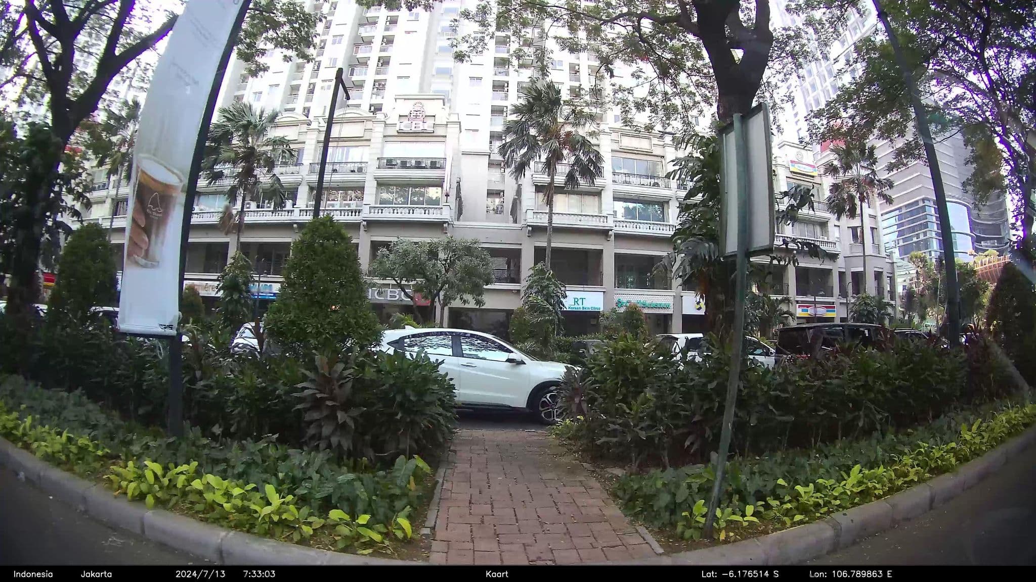 Street view near room 205 hotel bulevar, Jakarta — © kaartcam (CC BY-SA · Mapillary)