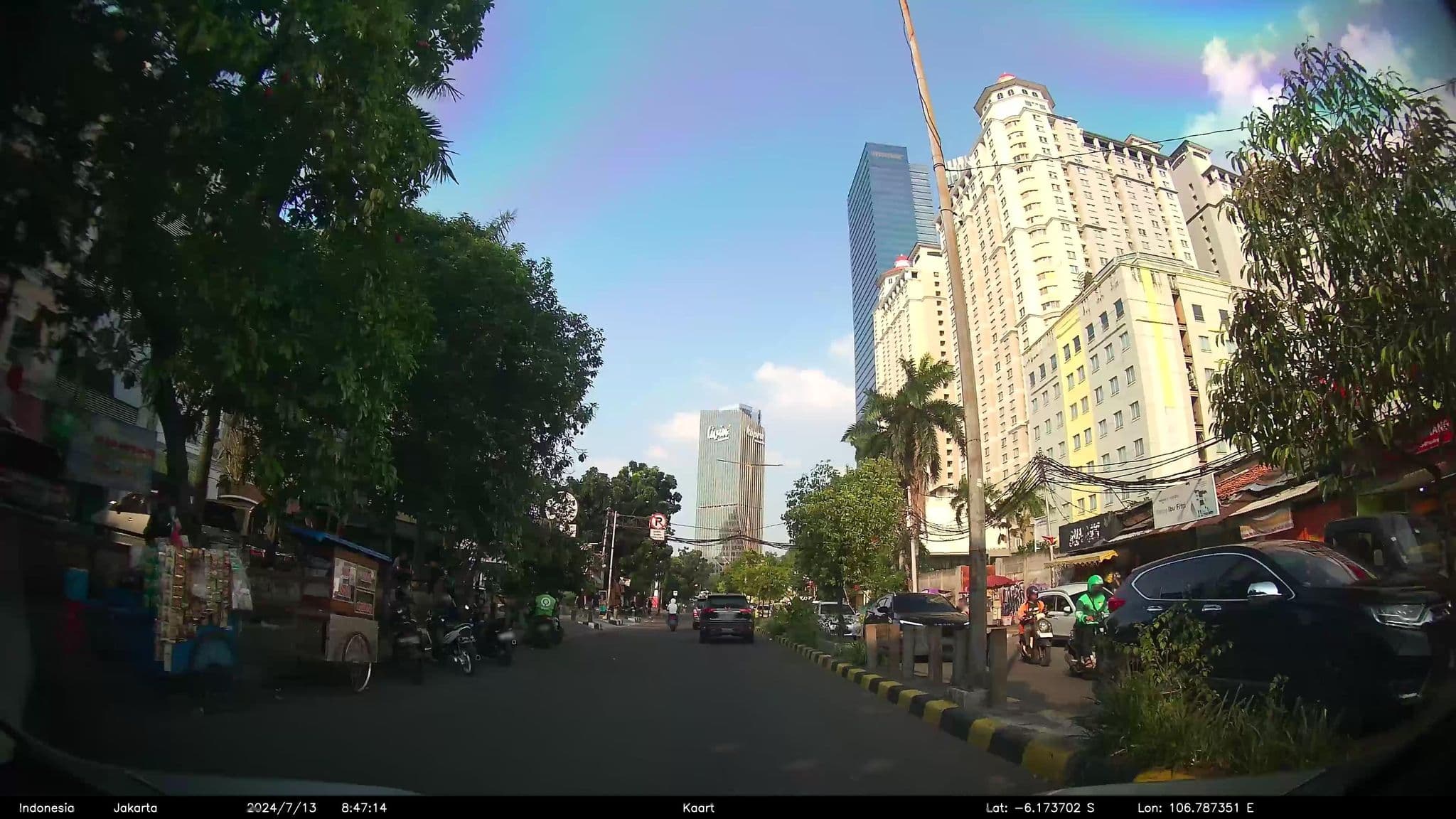 Street view near Banian Bulevar Hotel, Jakarta — © kaartcam (CC BY-SA · Mapillary)