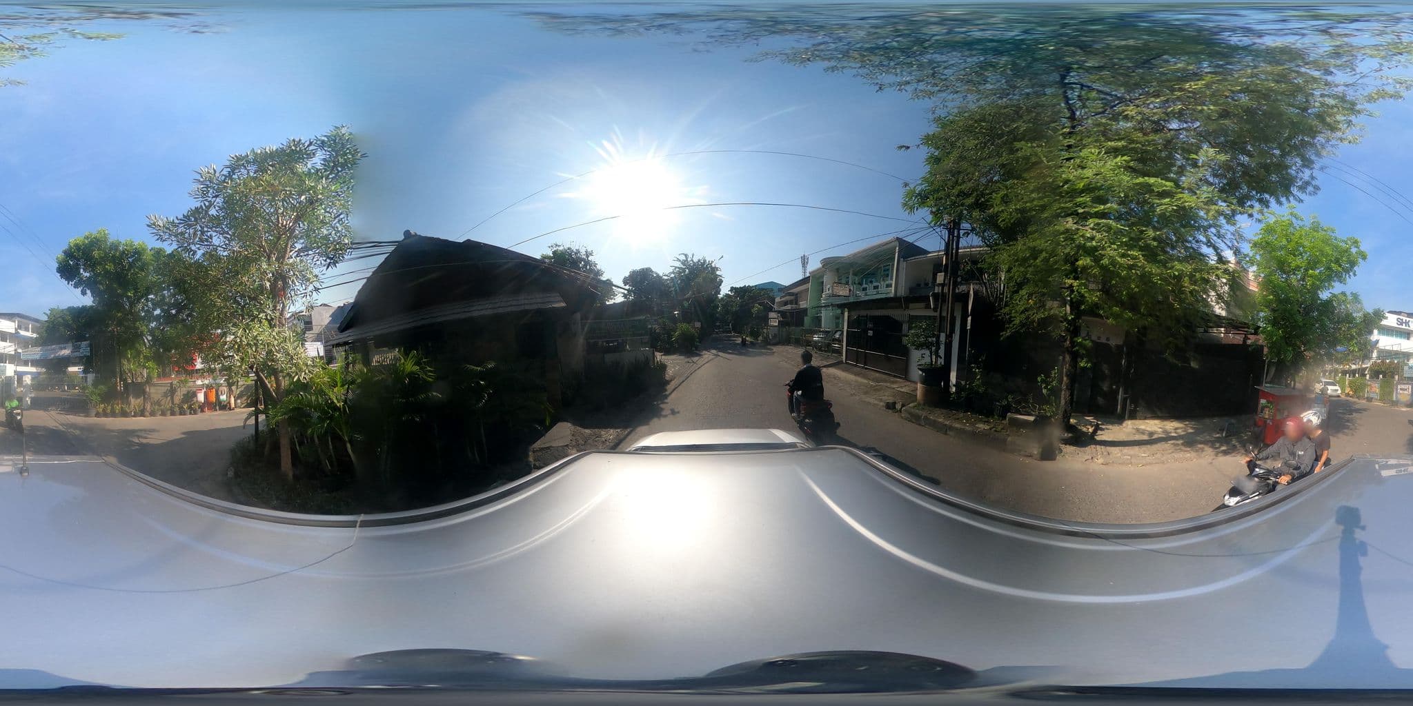 Street view near Puncak resort, Jakarta — © kaart_1 (CC BY-SA · Mapillary)