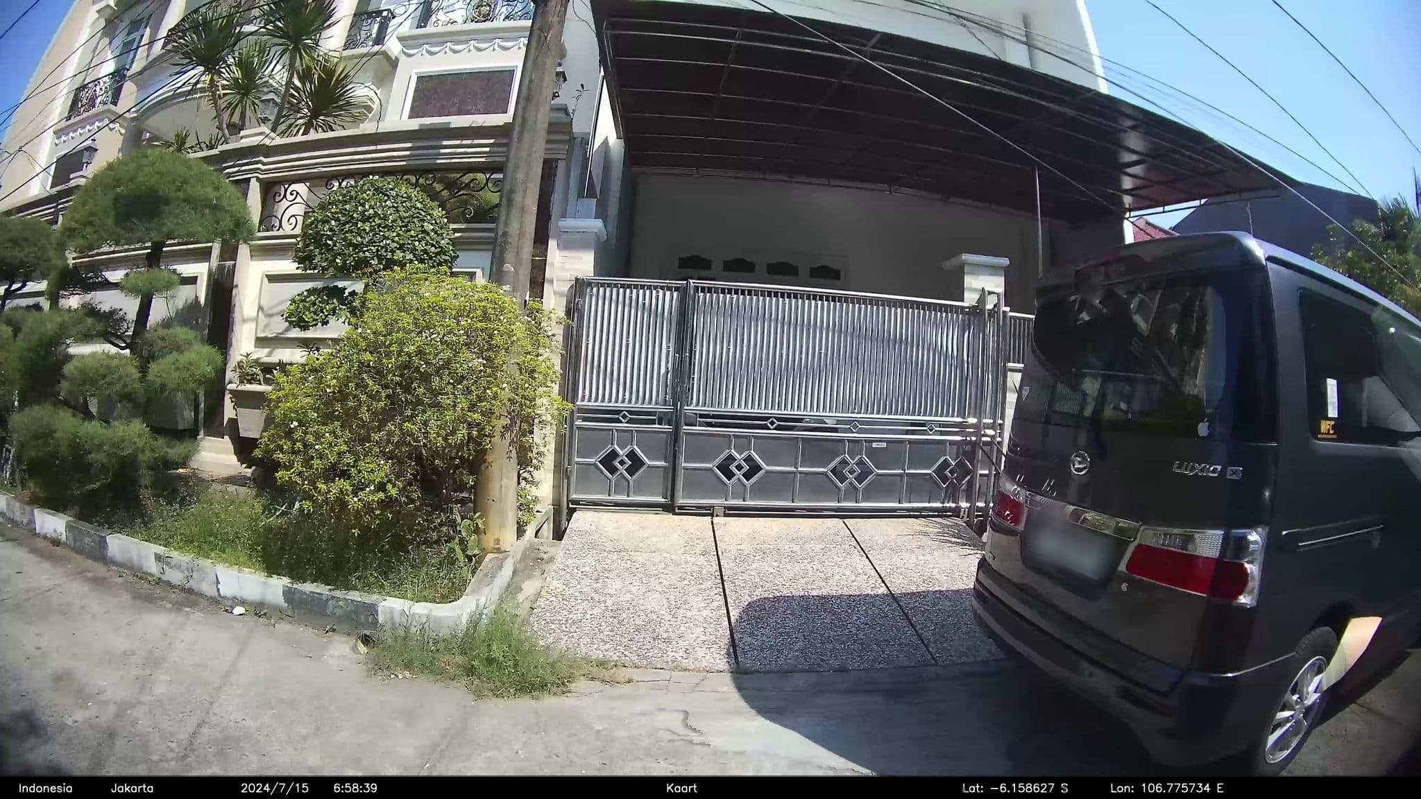 Street view near Swissbel Hotel Jakarta, Jakarta — © kaart_1 (CC BY-SA · Mapillary)