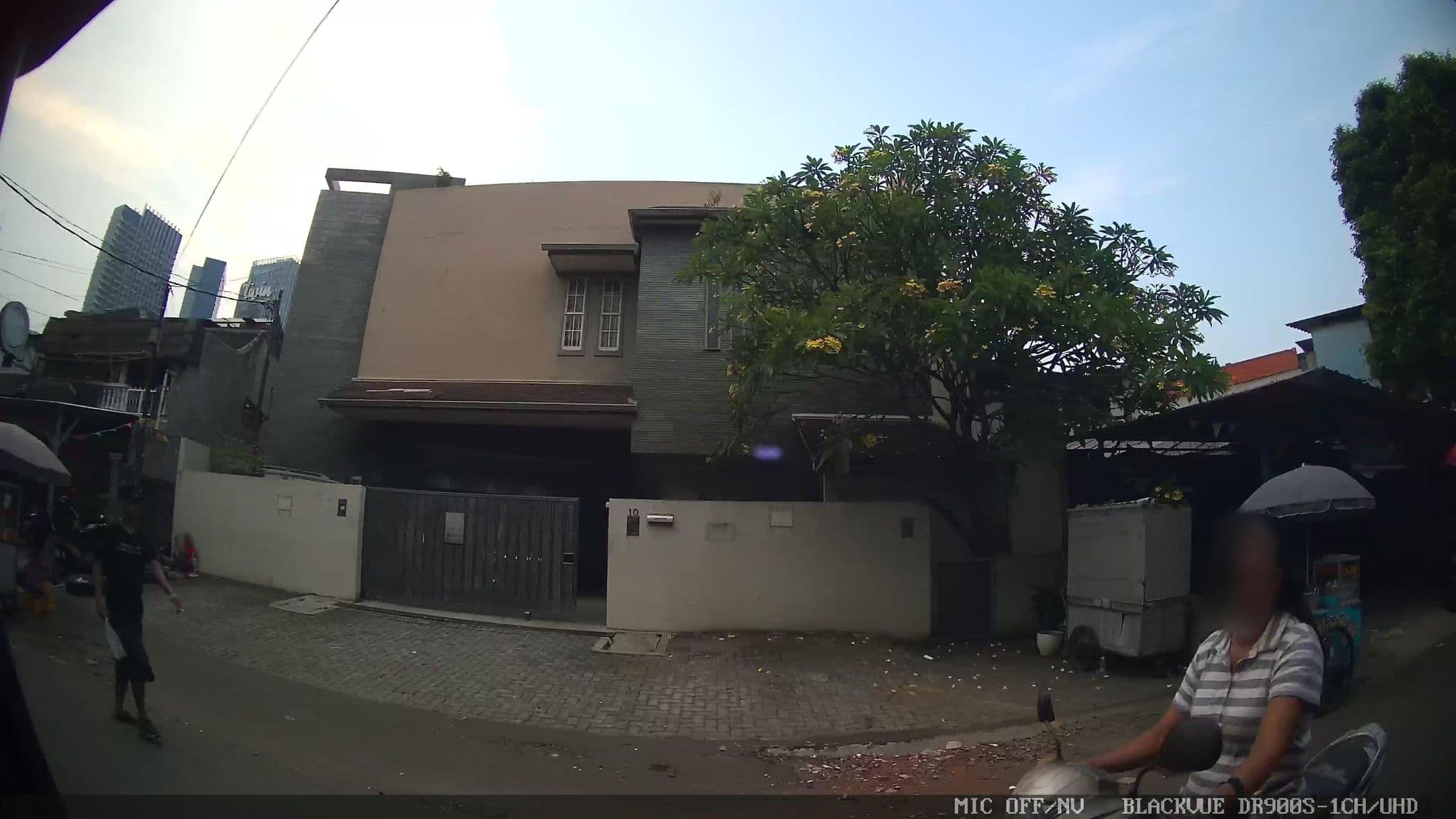 Street view near Hotel harlys, Jakarta — © Kaart---RIGHT (CC BY-SA · Mapillary)
