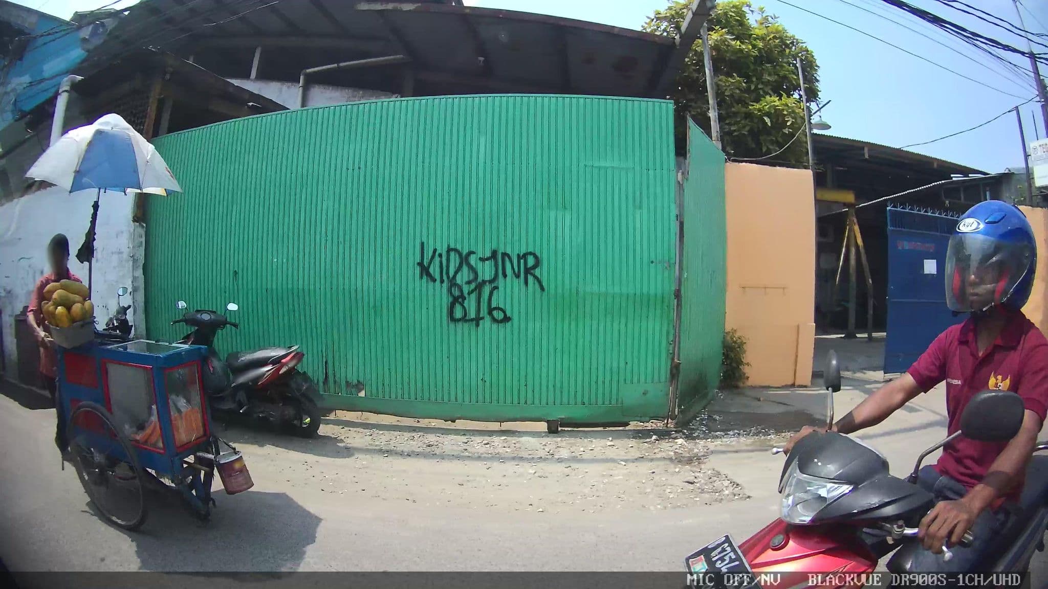 Street view near Pondok Pesantren Daarut Tarbiyah, Jakarta — © kaart_3 (CC BY-SA · Mapillary)