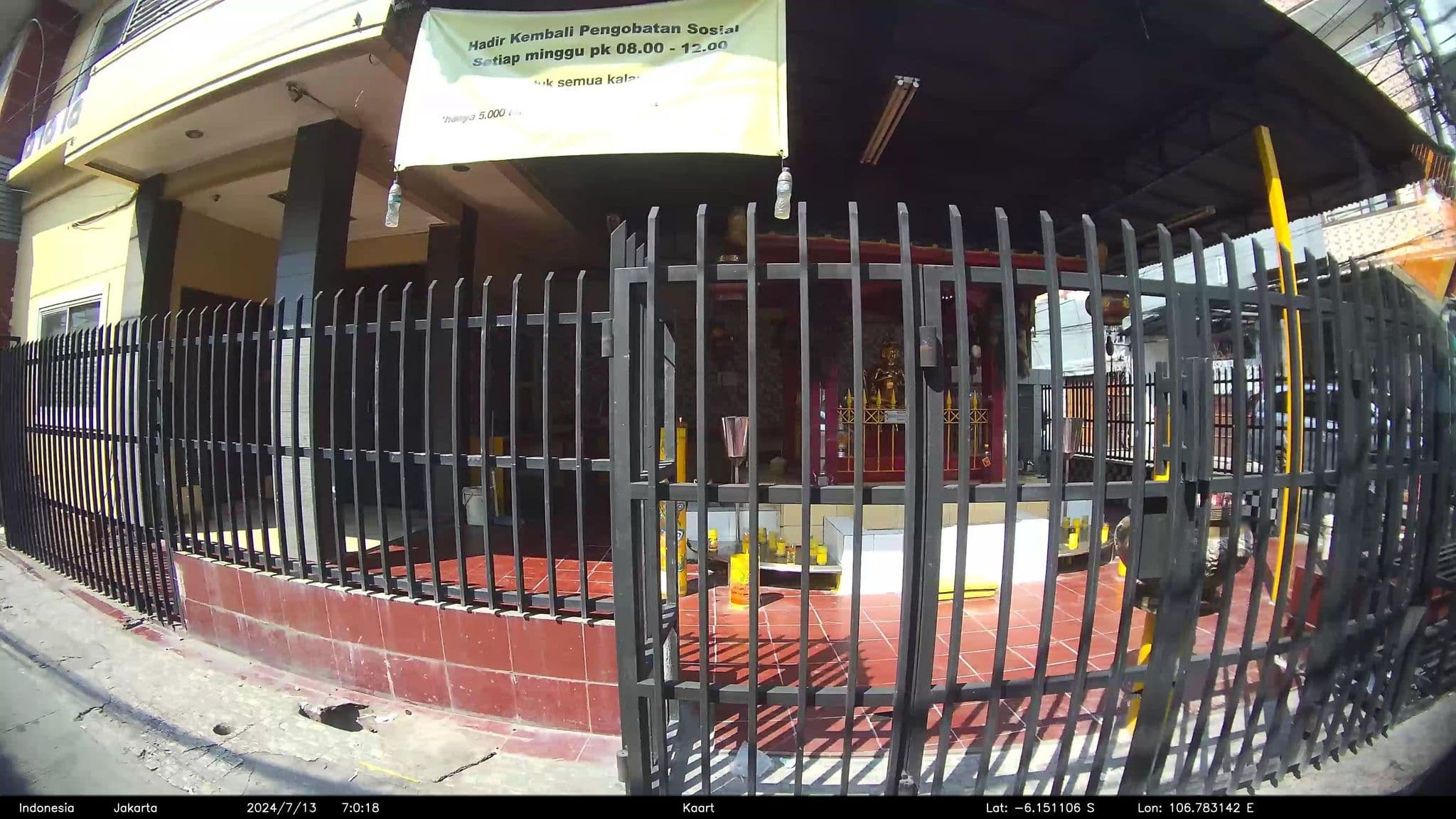 Street view near Chaydon Sathorn, Jakarta — © kaart_1 (CC BY-SA · Mapillary)