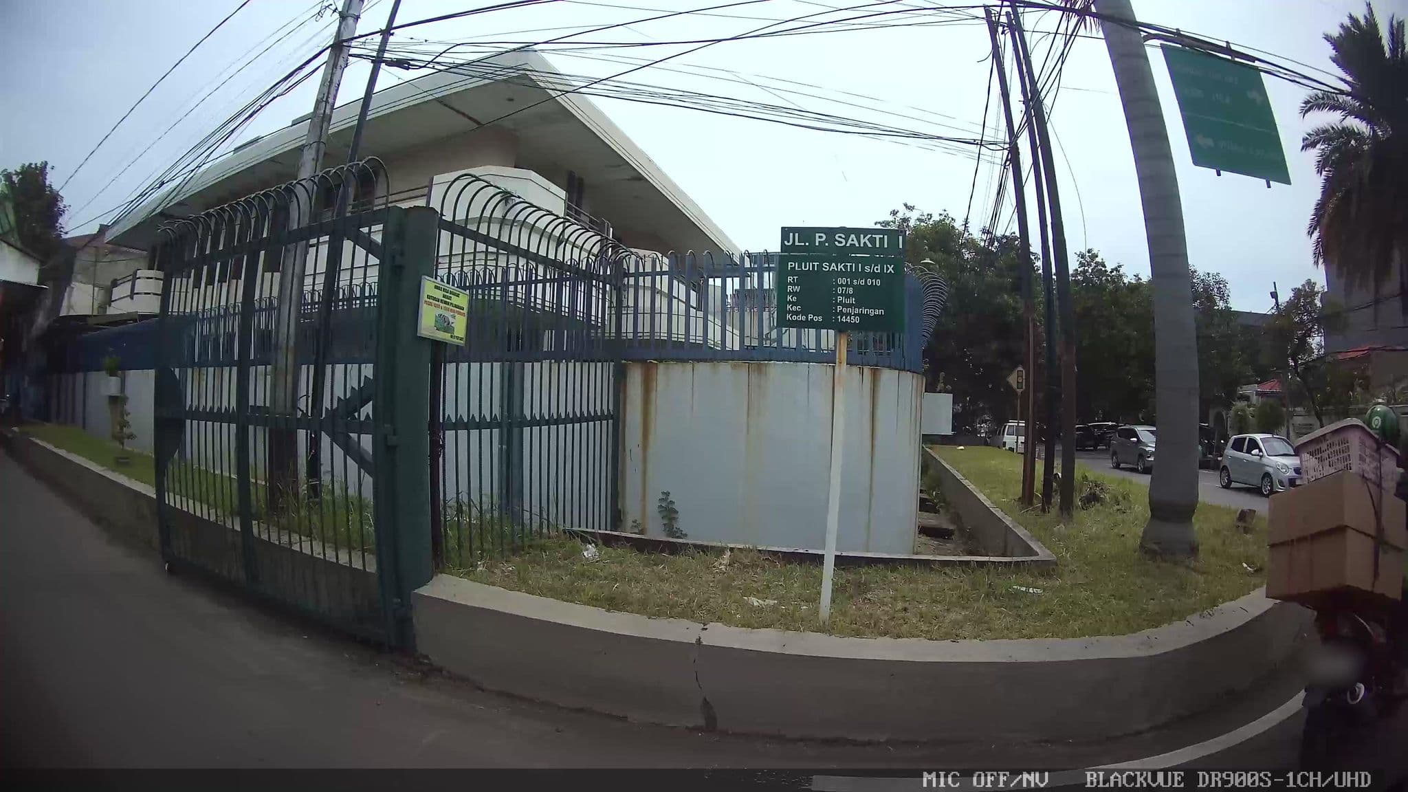 Street view near fairmount hotel, Jakarta — © Kaart---RIGHT (CC BY-SA · Mapillary)
