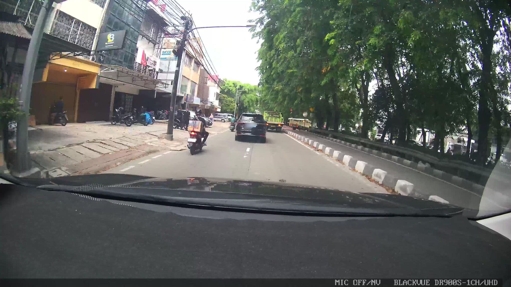 Street view near Grand Asia, Jakarta — © Kaart---FRONT (CC BY-SA · Mapillary)