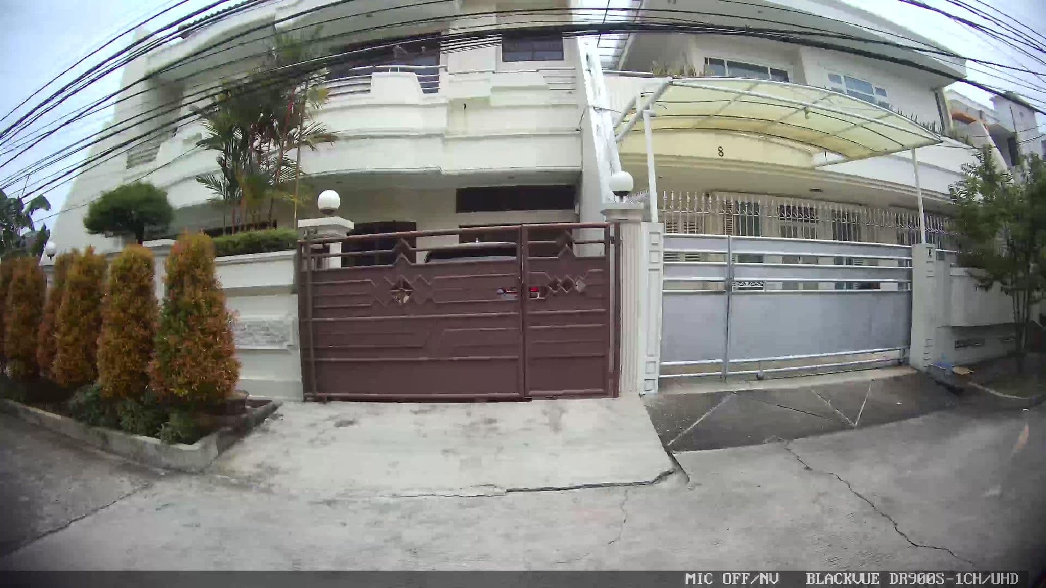 Street view near Ballroom 1 Fullerton Bay Hotel, Jakarta — © Kaart---LEFT (CC BY-SA · Mapillary)
