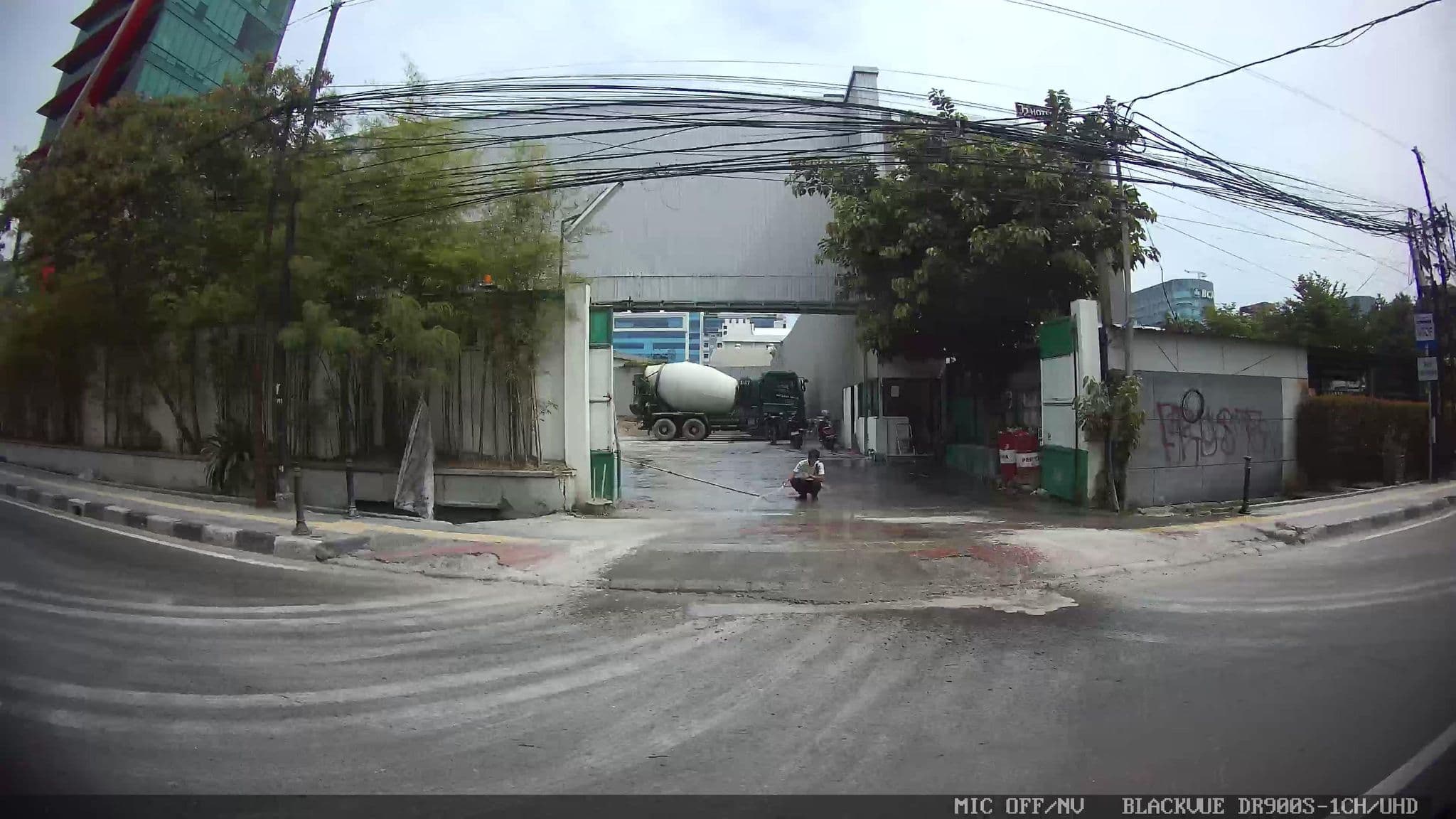 Street view near Amaris Hotel Pluit, Jakarta — © Kaart---RIGHT (CC BY-SA · Mapillary)