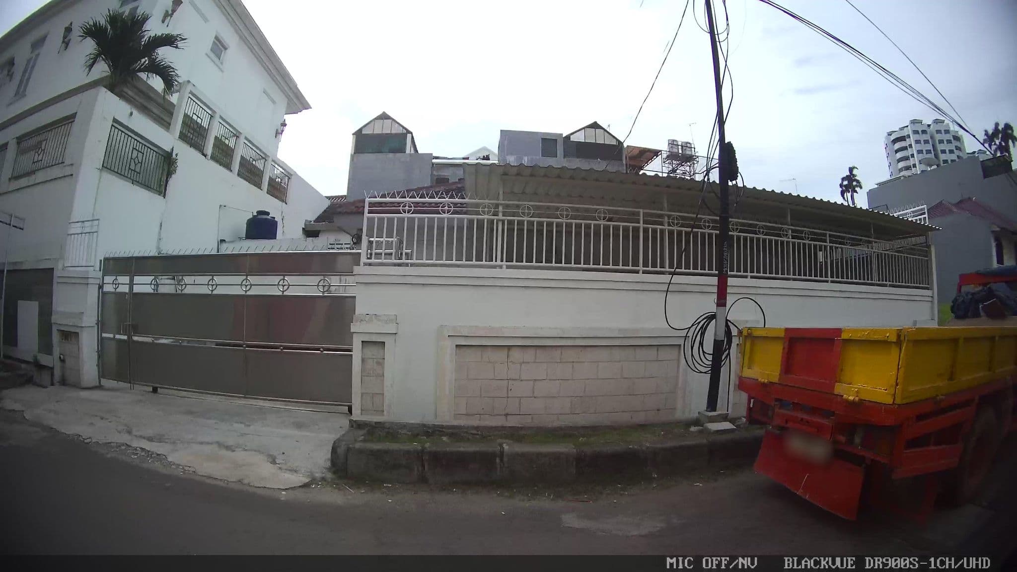 Street view near 21Lodge, Jakarta — © Kaart---LEFT (CC BY-SA · Mapillary)