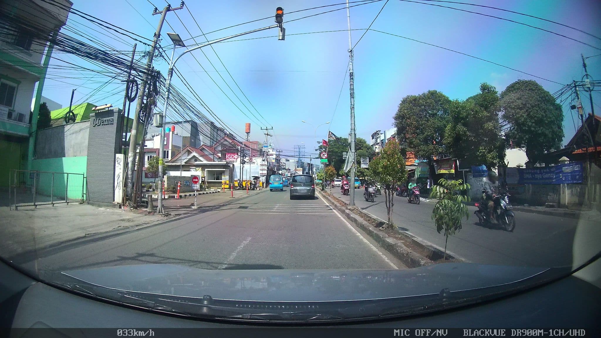 Street view near Swissbel, Depok — © kaart5 (CC BY-SA · Mapillary)