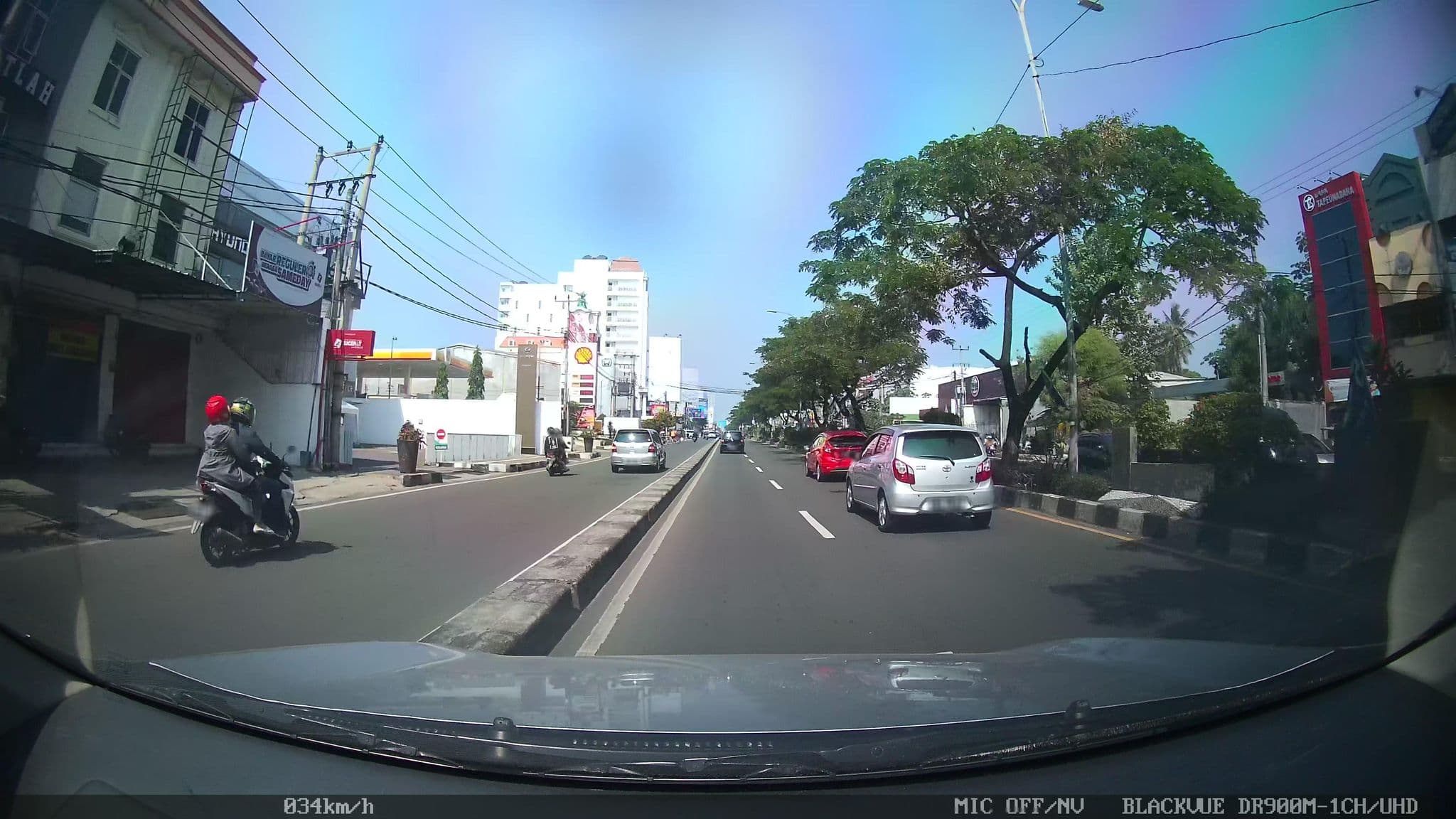 Street view near Hotel Sifana, Depok — © kaart5 (CC BY-SA · Mapillary)
