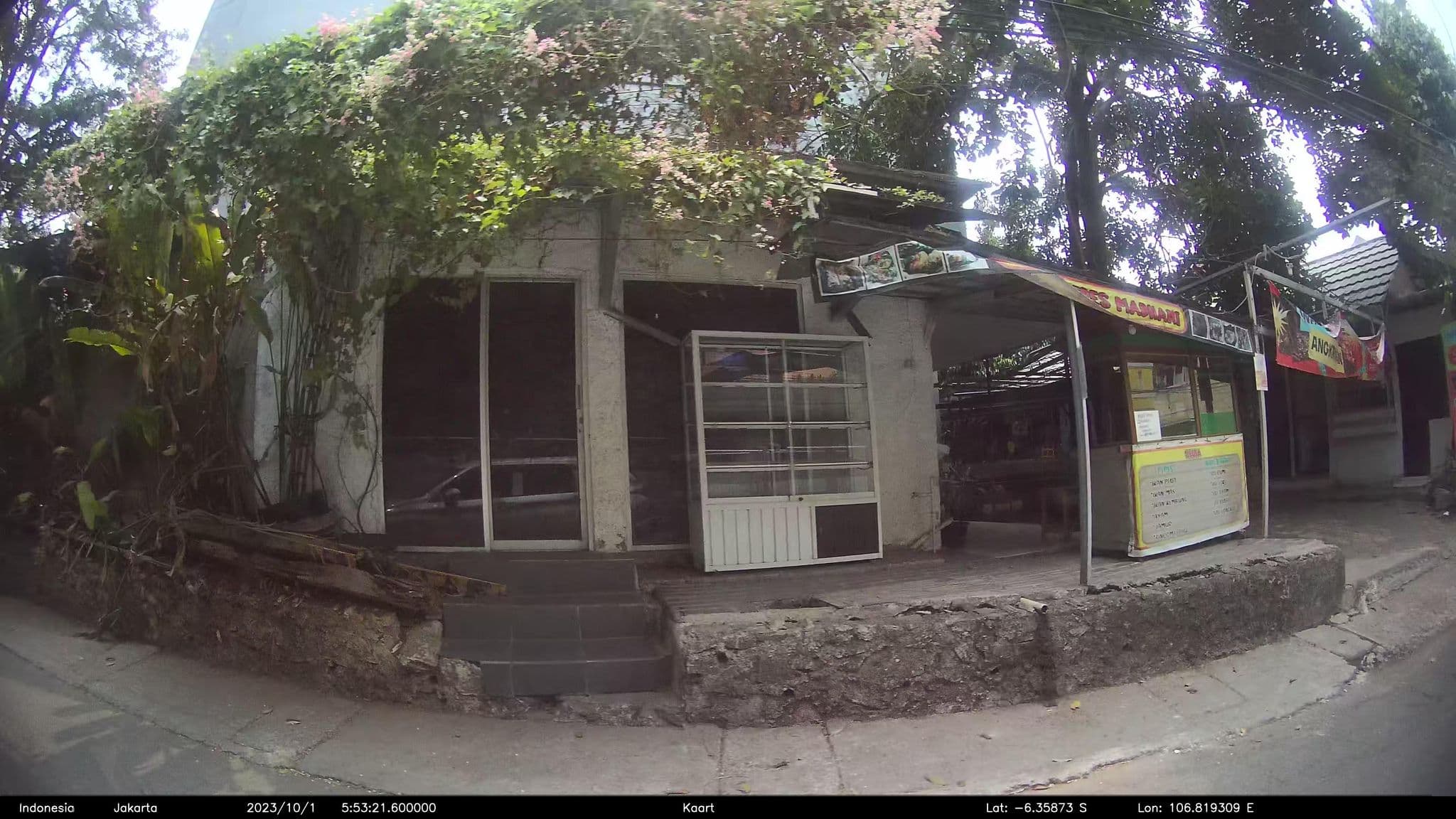 Street view near RedDoorz near University of Indonesia, Depok — © kaart_2 (CC BY-SA · Mapillary)