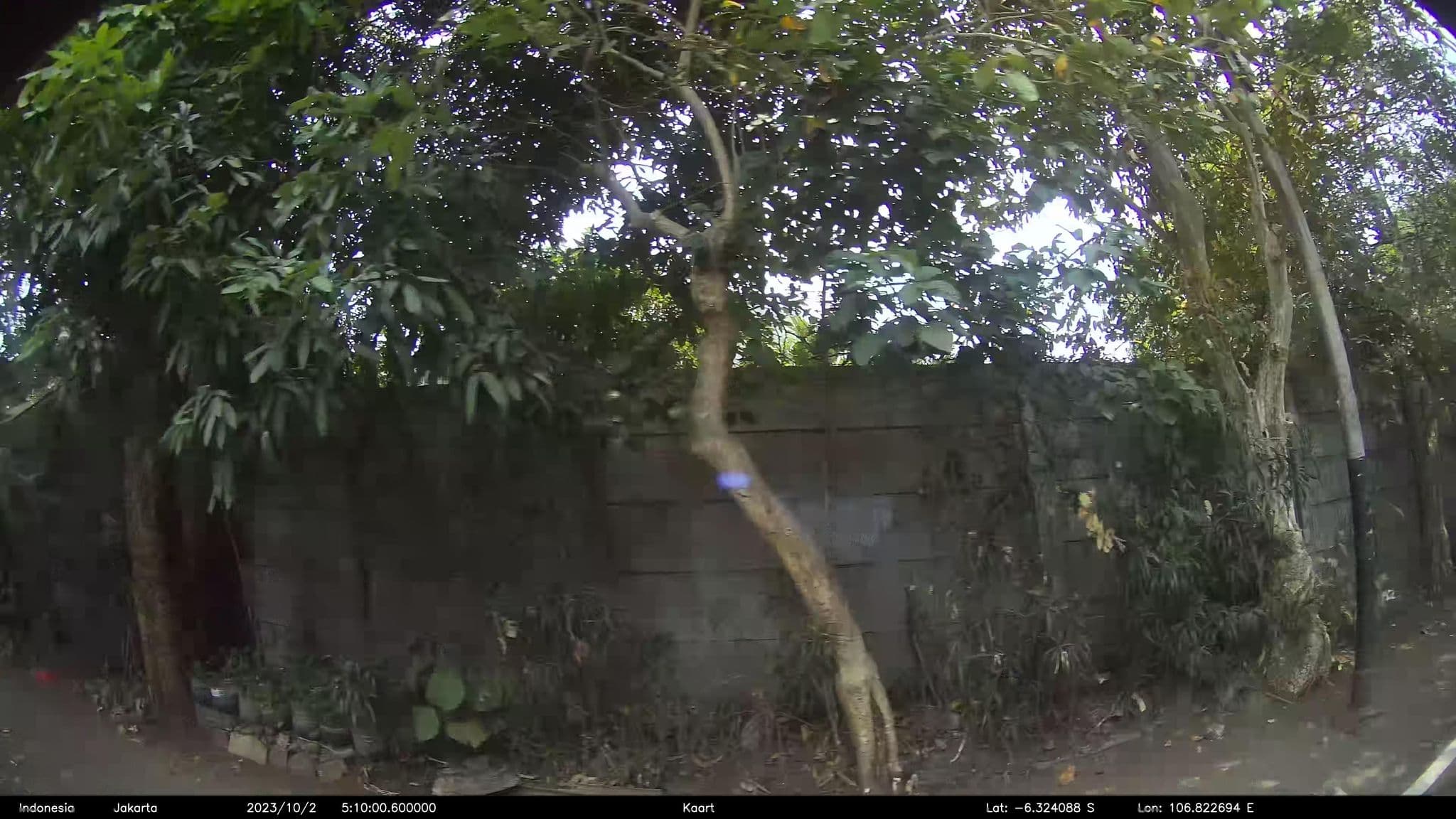 Street view near Aryaduta Manado Hotel, Depok — © kaart_2 (CC BY-SA · Mapillary)