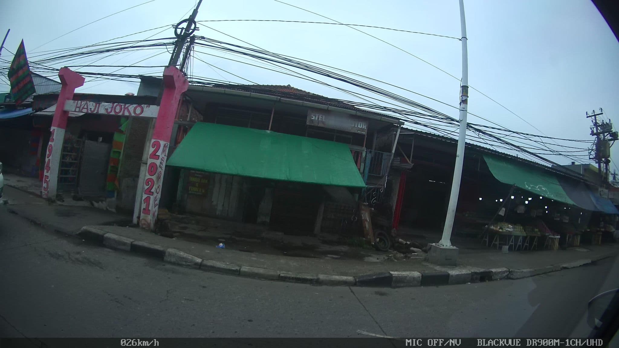 Street view near Hotel Kartika One, Depok — © kaart5 (CC BY-SA · Mapillary)