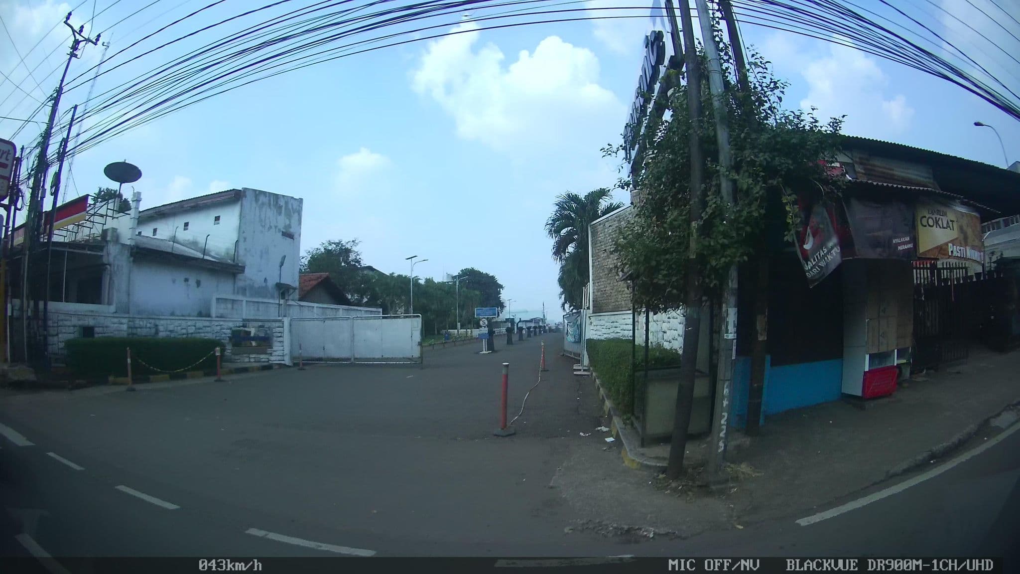 Street view near Refresh & Recharge, Depok — © kaart_1 (CC BY-SA · Mapillary)