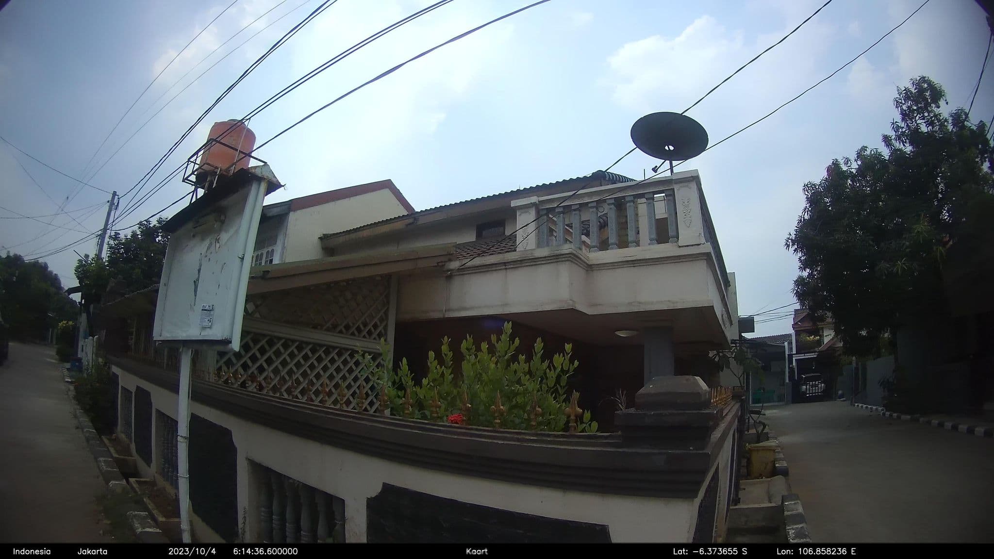 Street view near Richo's Room, Depok — © kaart_2 (CC BY-SA · Mapillary)