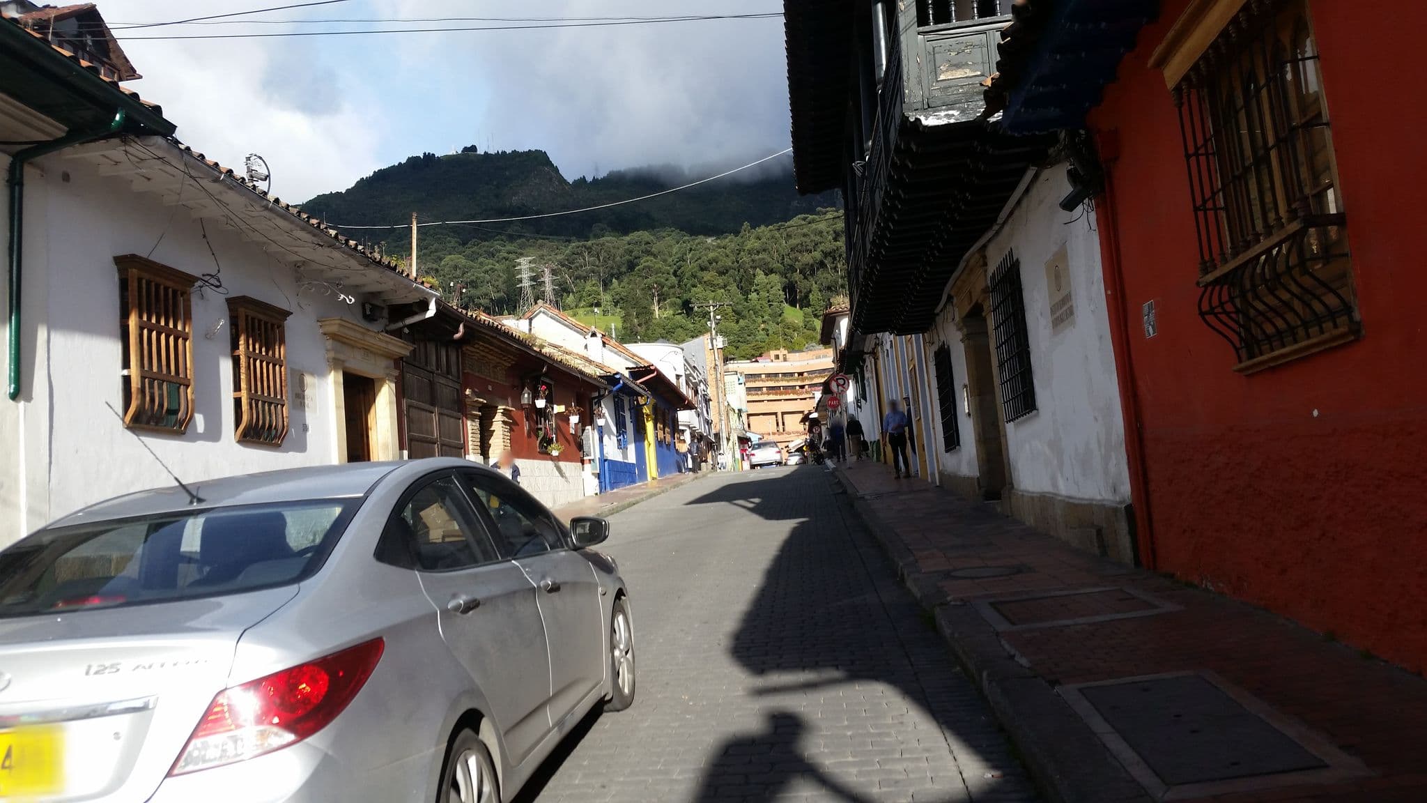 Street view near Casa Samor La Candeleria, Bogotá — © ejegg (CC BY-SA · Mapillary)