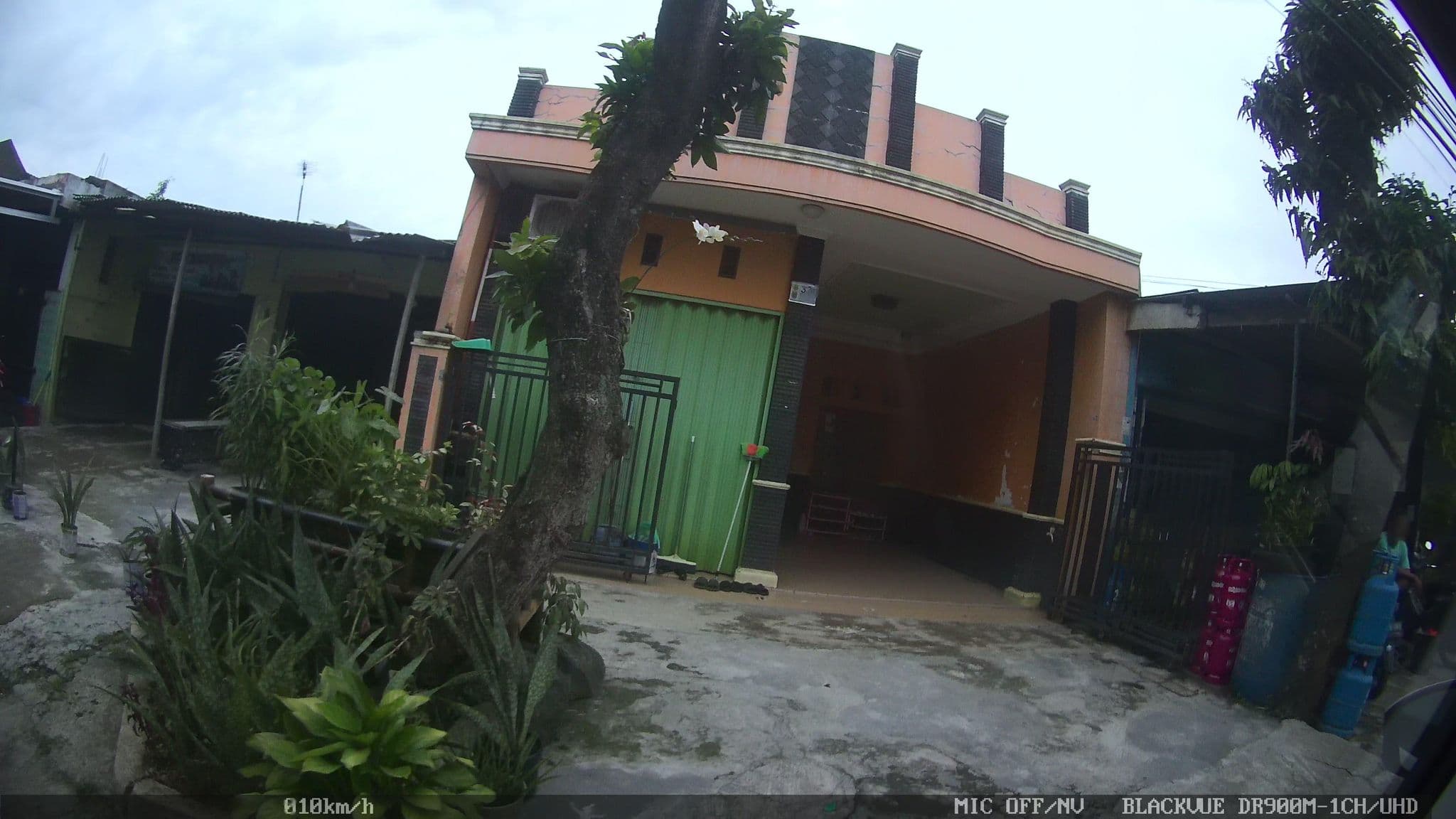 Street view near Pantry HK.7 Alexis Hotel, Depok — © kaart5 (CC BY-SA · Mapillary)